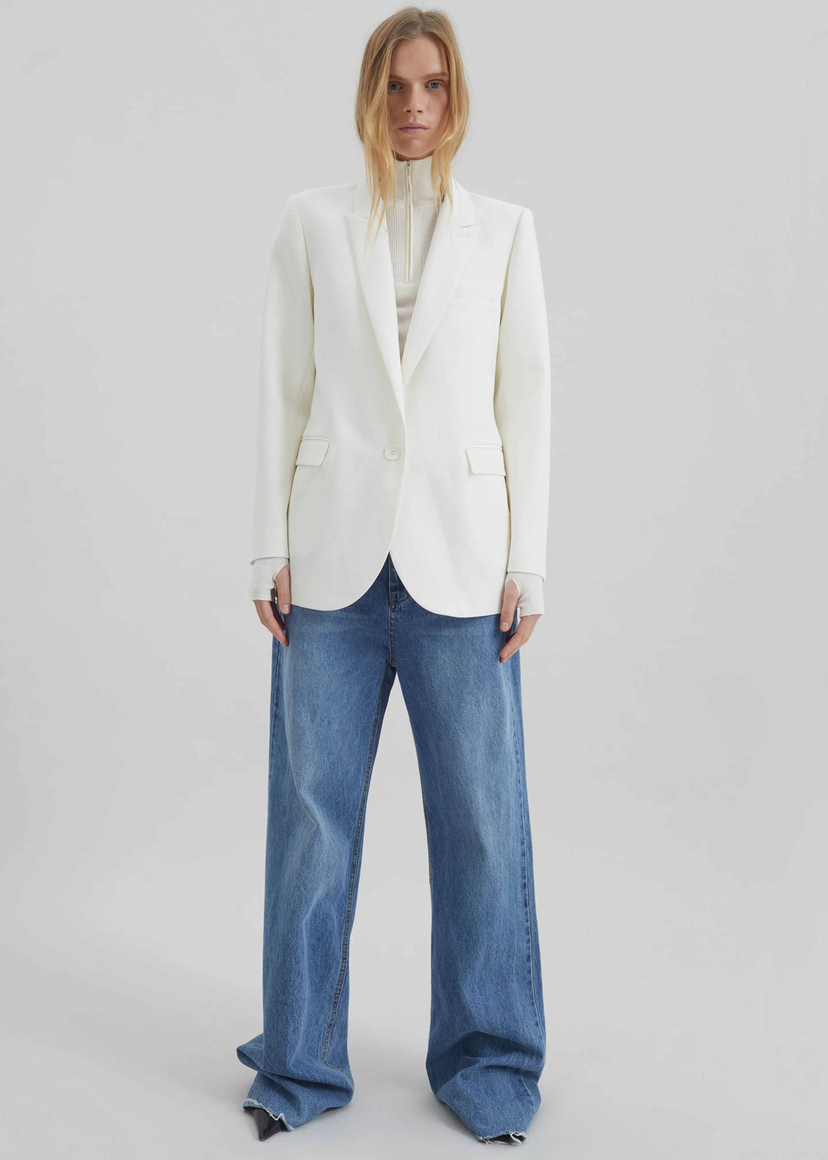 Amelia Tailored Blazer - White - Image 4