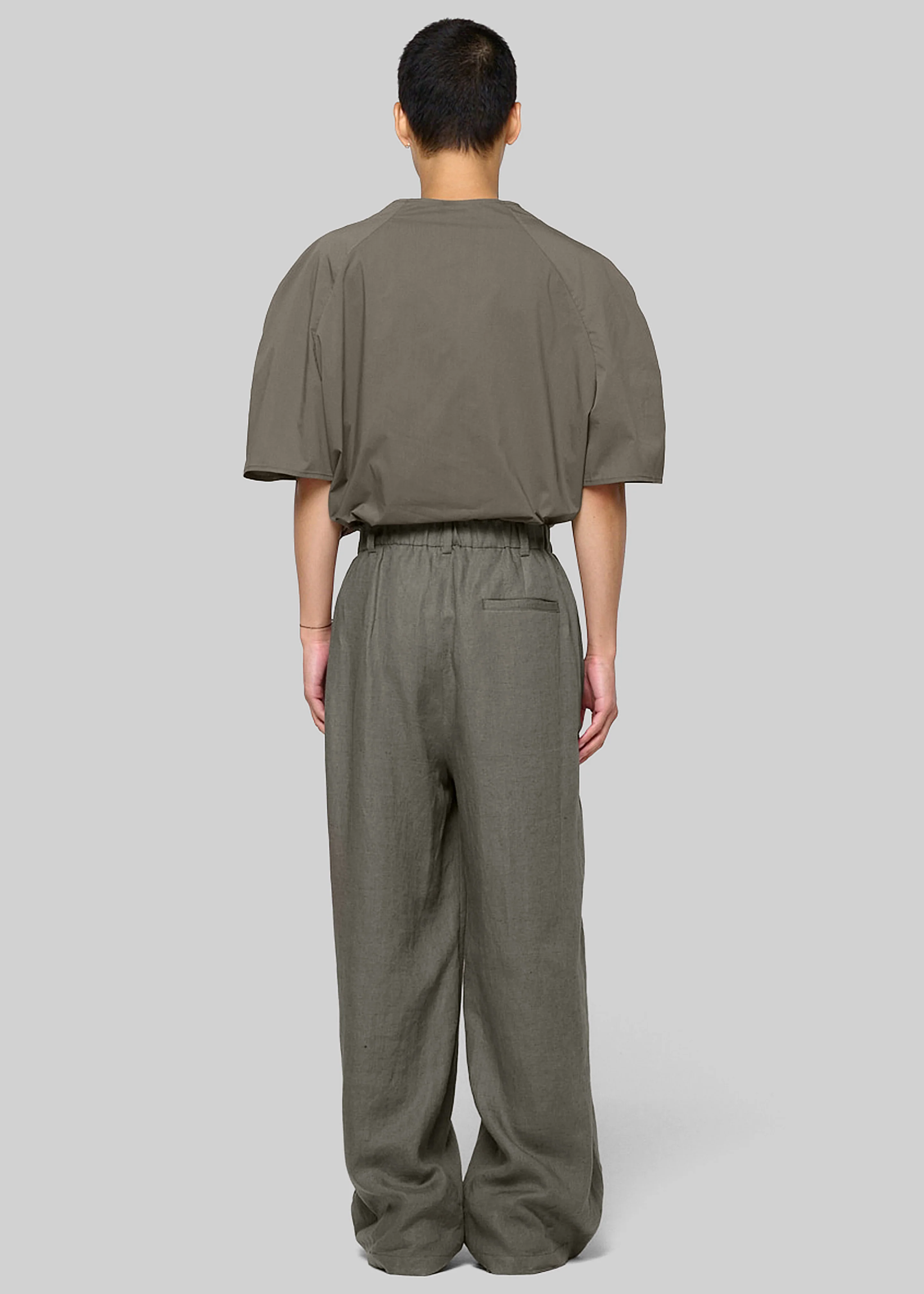 Amomento Linen Two Tuck Wide Pants - Khaki - Image 4