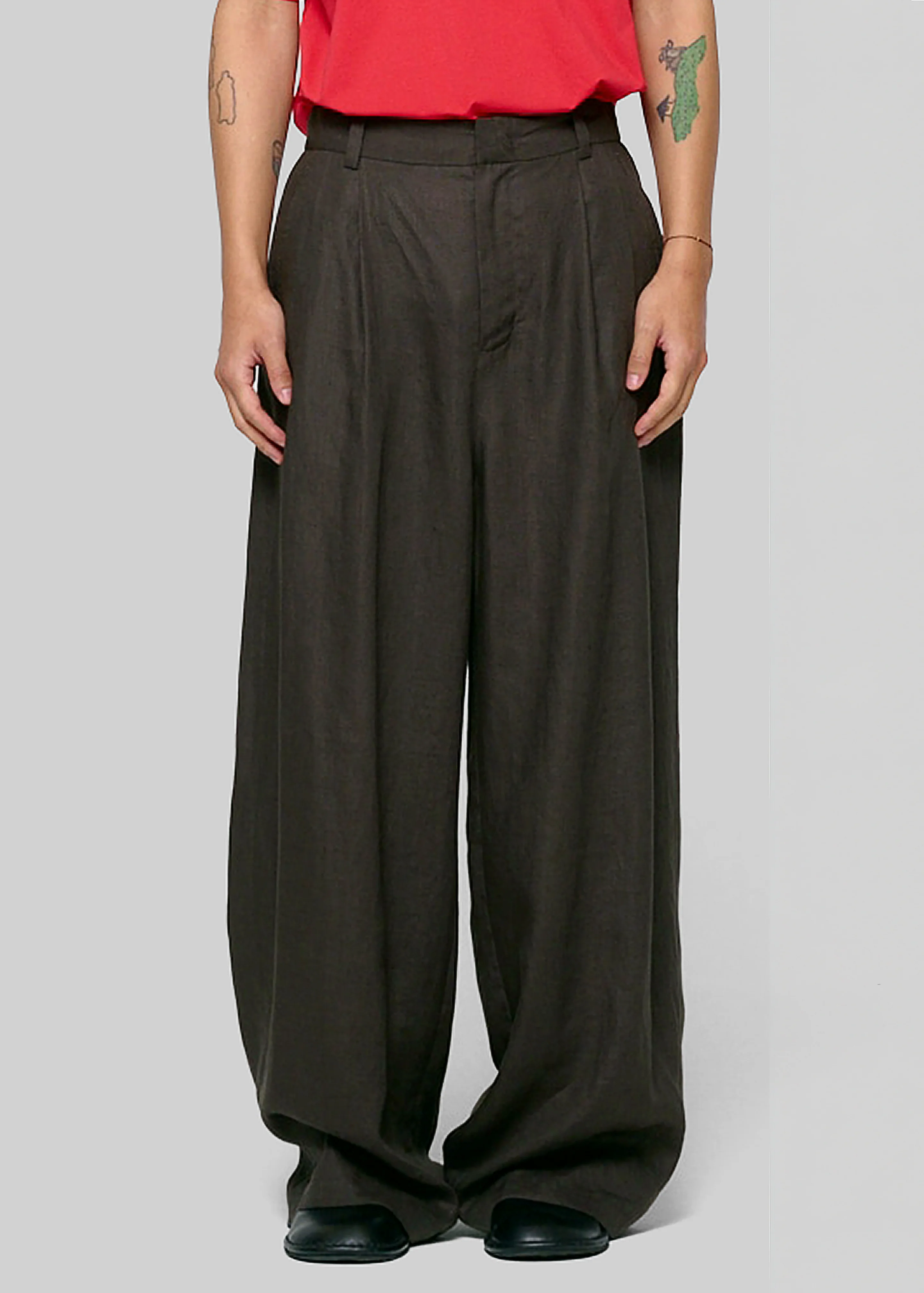 Amomento Linen Two Tuck Wide Pants - Khaki Grey - Image 2