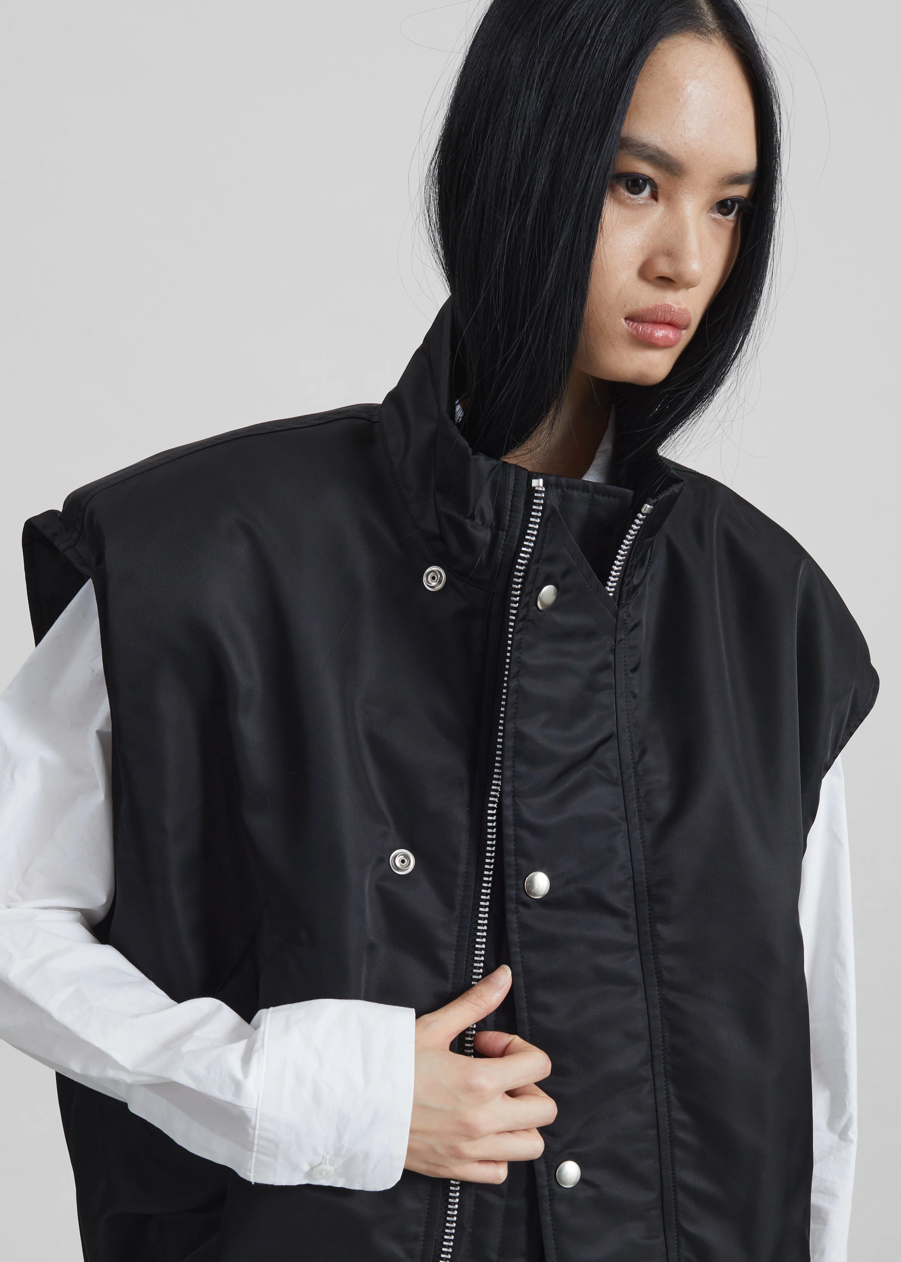 Aysen Sleeveless Bomber Jacket - Black - Image 6
