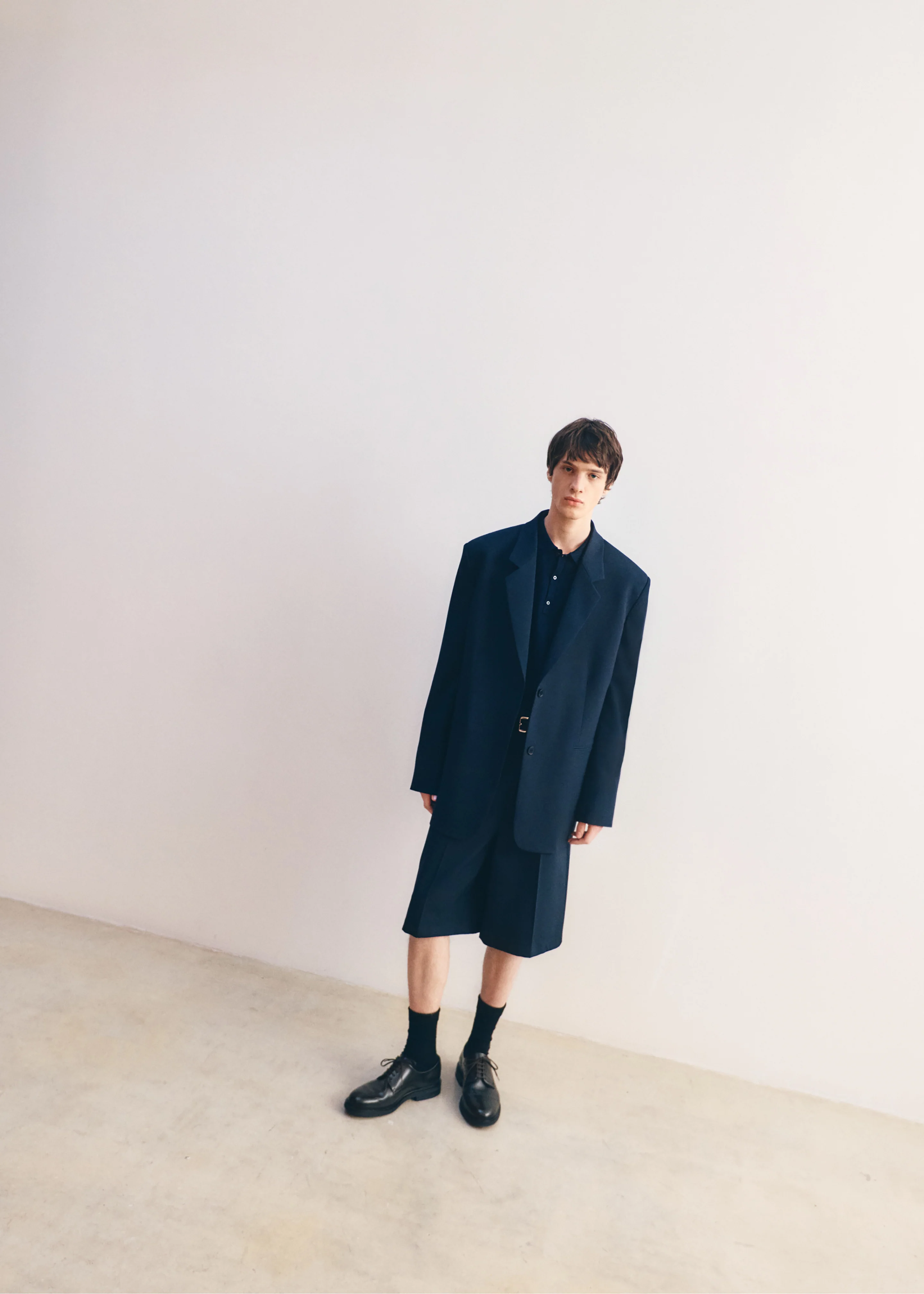 Belgrave Bermuda Shorts - Navy - Image 4