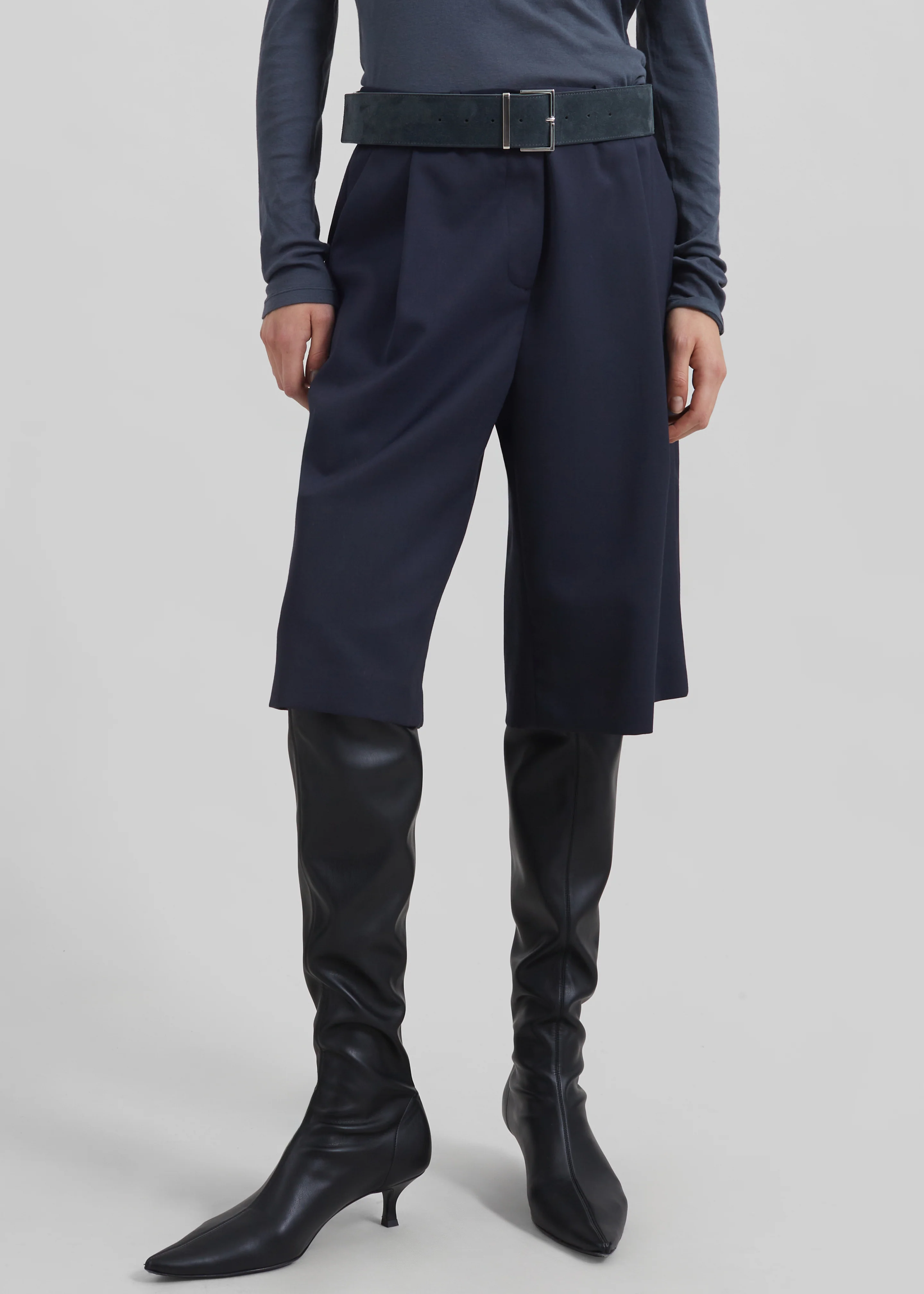 Bilbao Pleated Bermuda Shorts - Navy - Image 2
