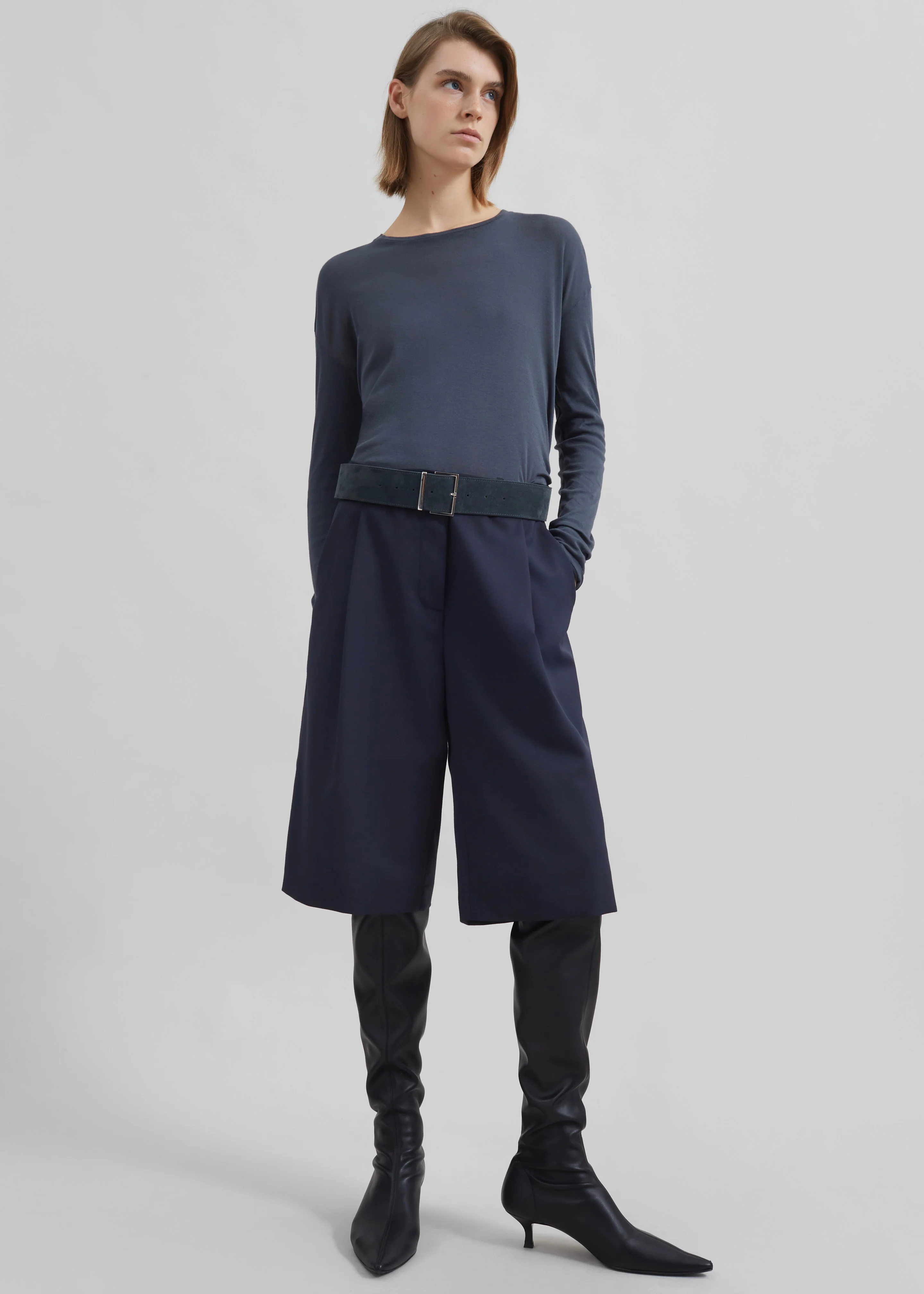 Bilbao Pleated Bermuda Shorts - Navy - Image 3
