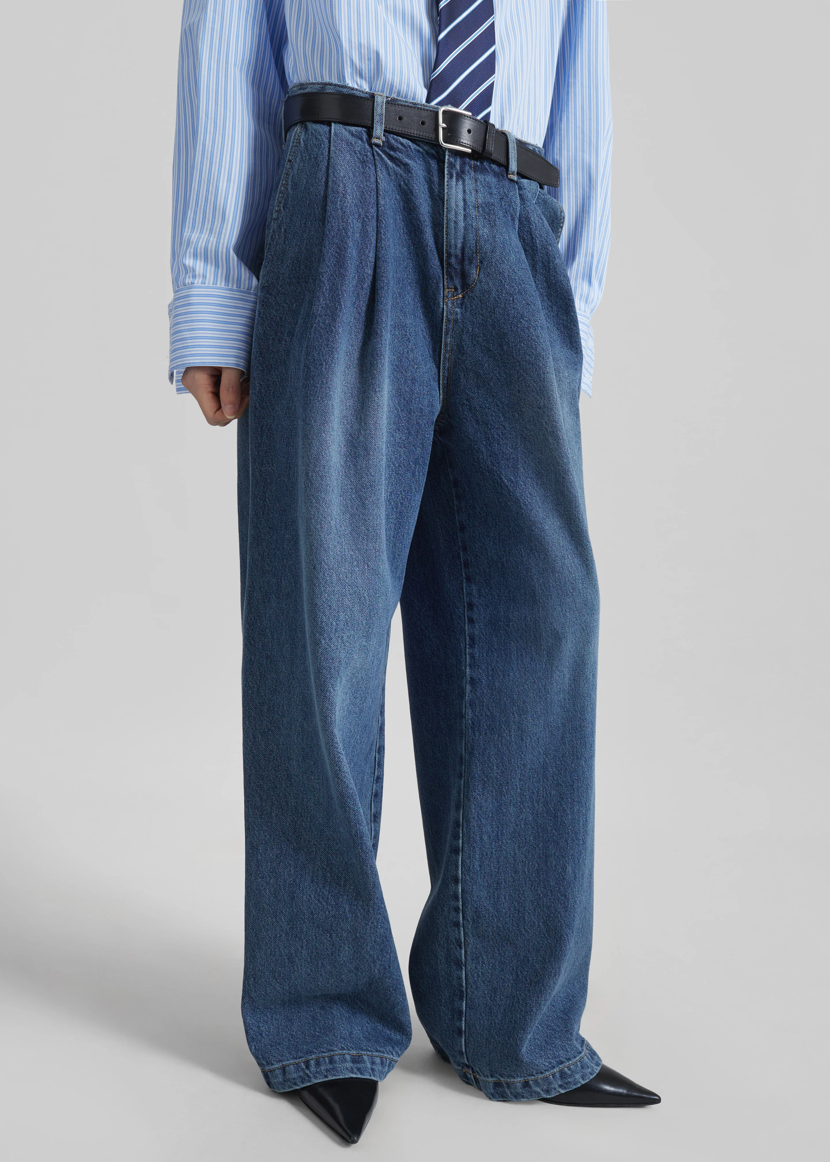 Buxton Pleated Wide Jeans - Medium Wash - Image 5