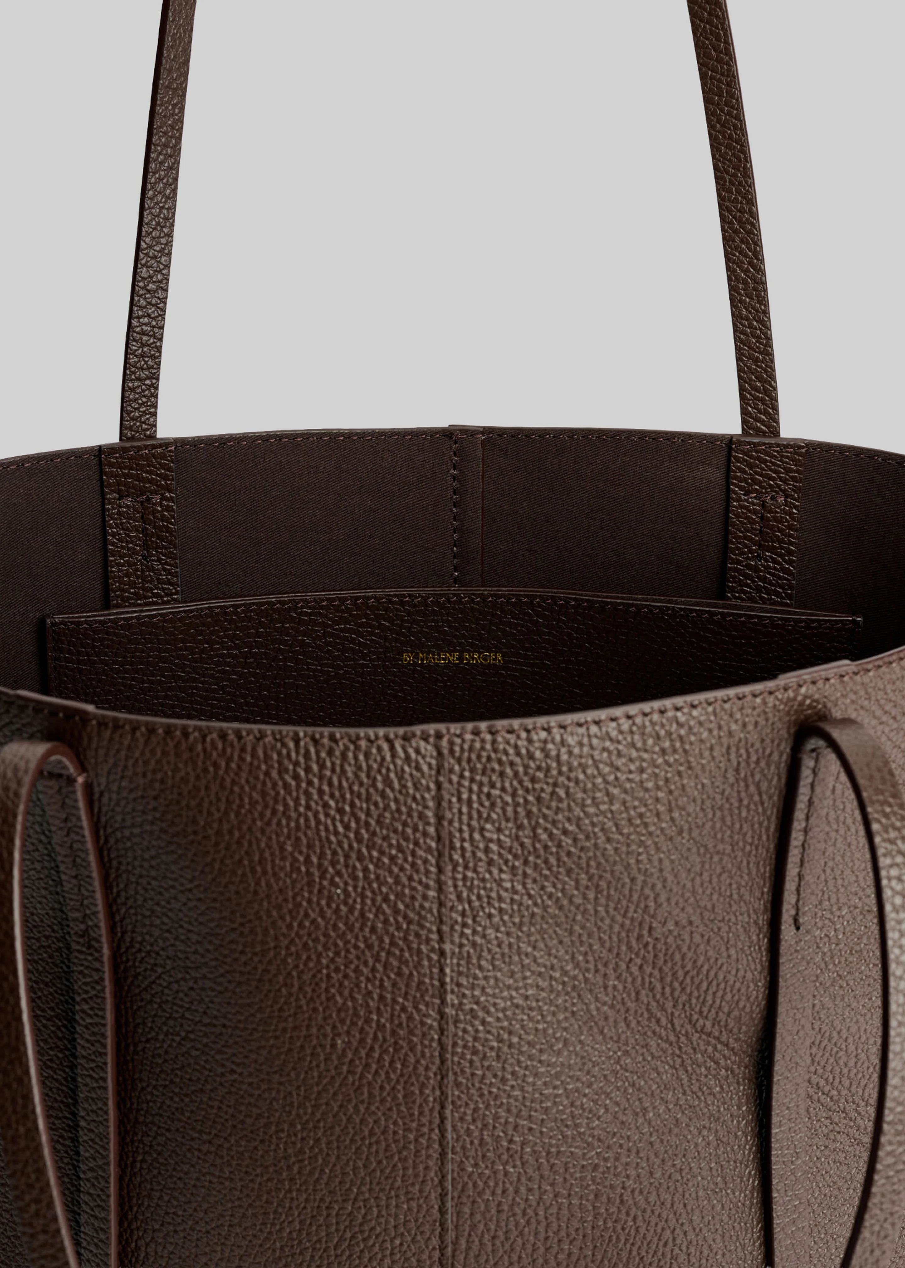 By Malene Birger Abilso Leather Tote Bag - Carafe - Image 2