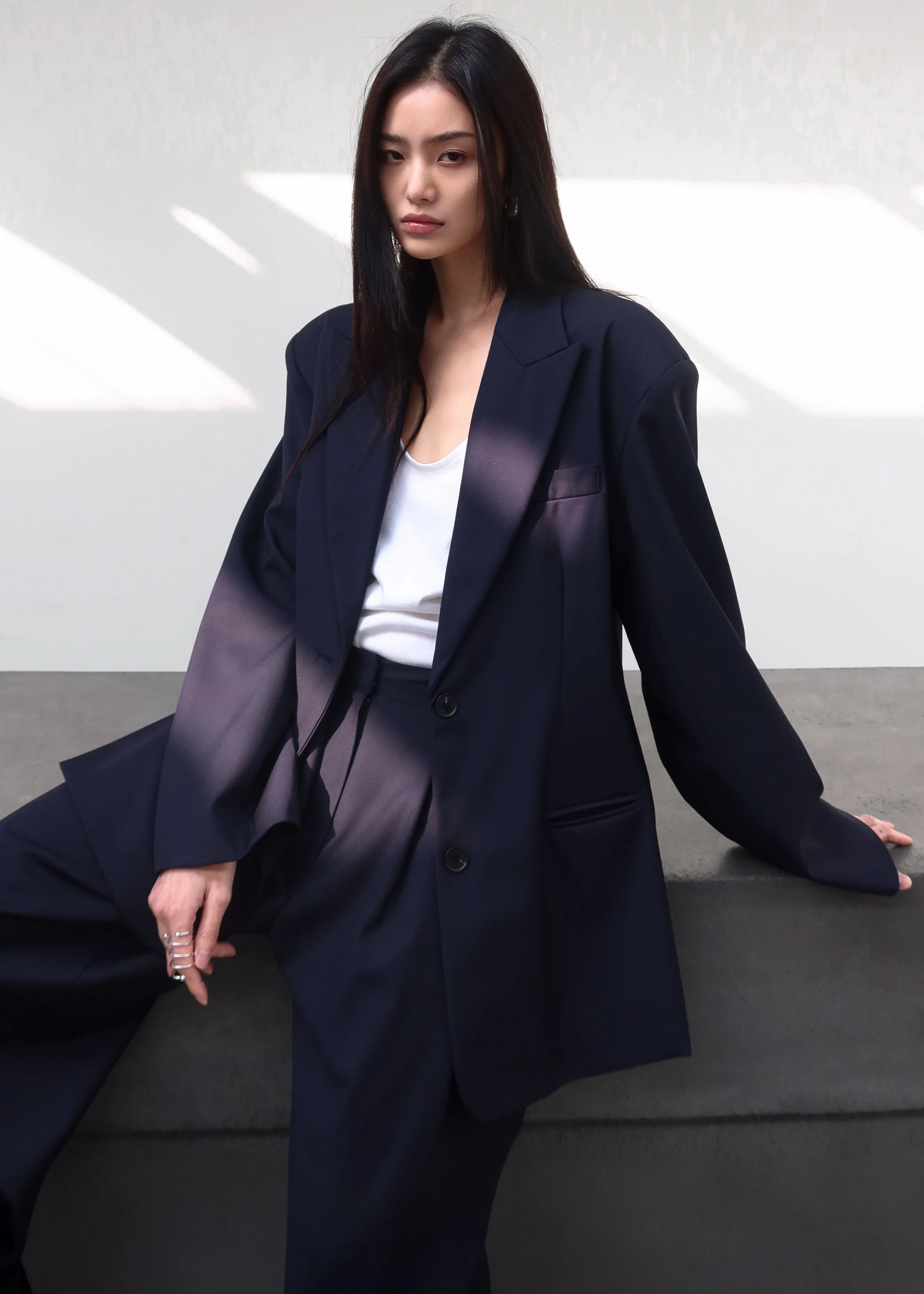 Canmore Double Vent Blazer - Navy - Image 10
