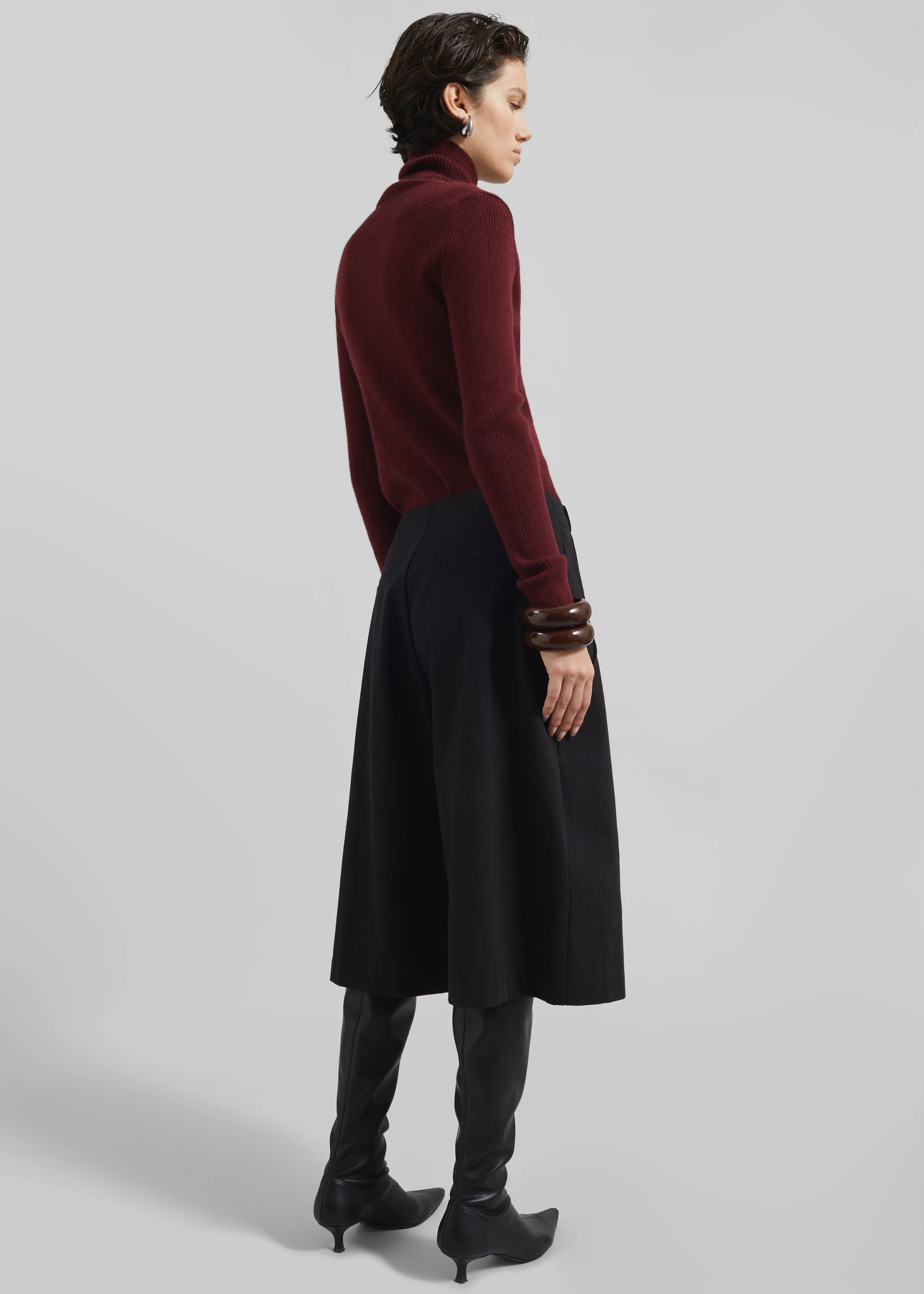 Cedar Bermuda Shorts - Black - Image 10