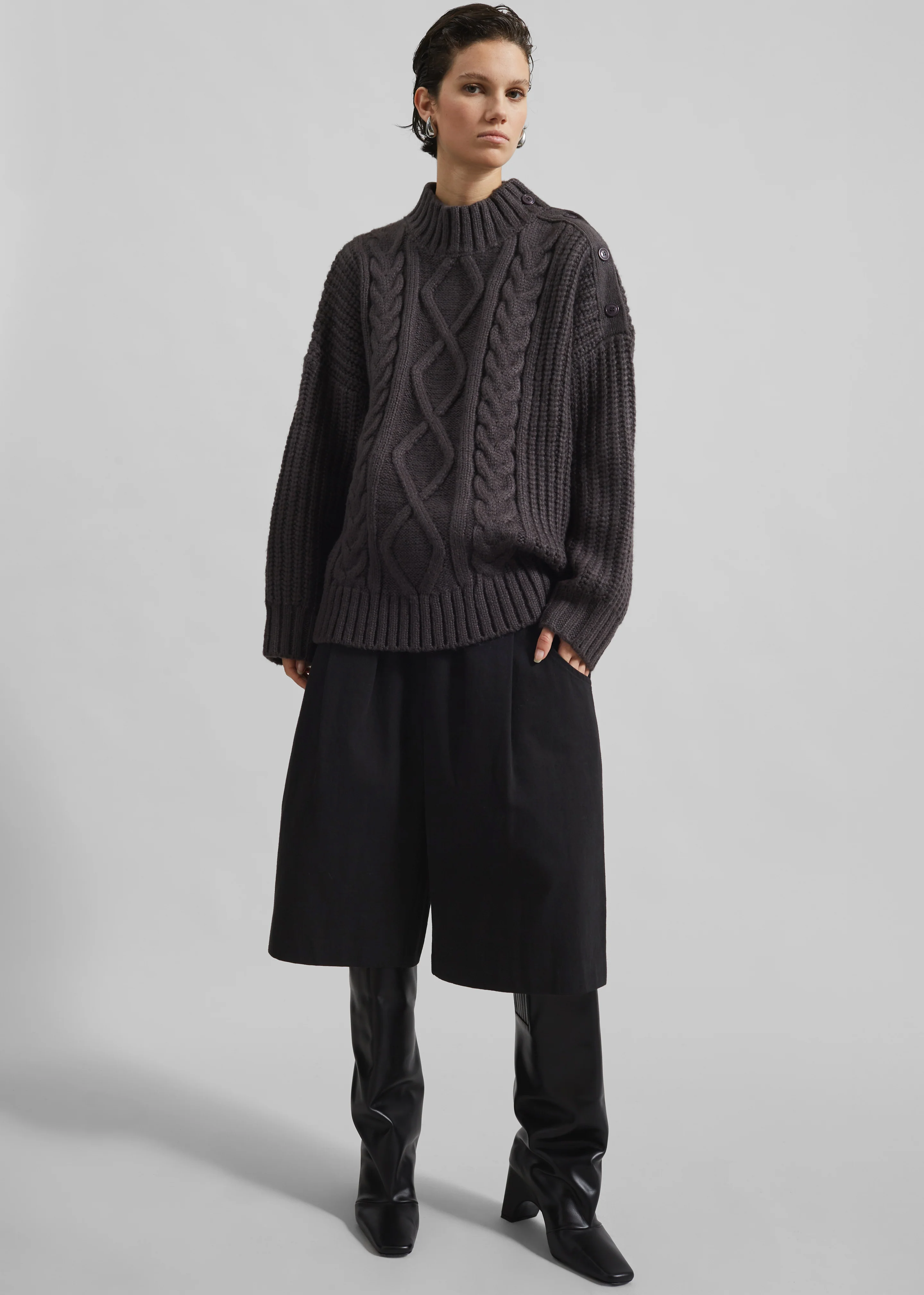 Cedar Bermuda Shorts - Black - Image 9