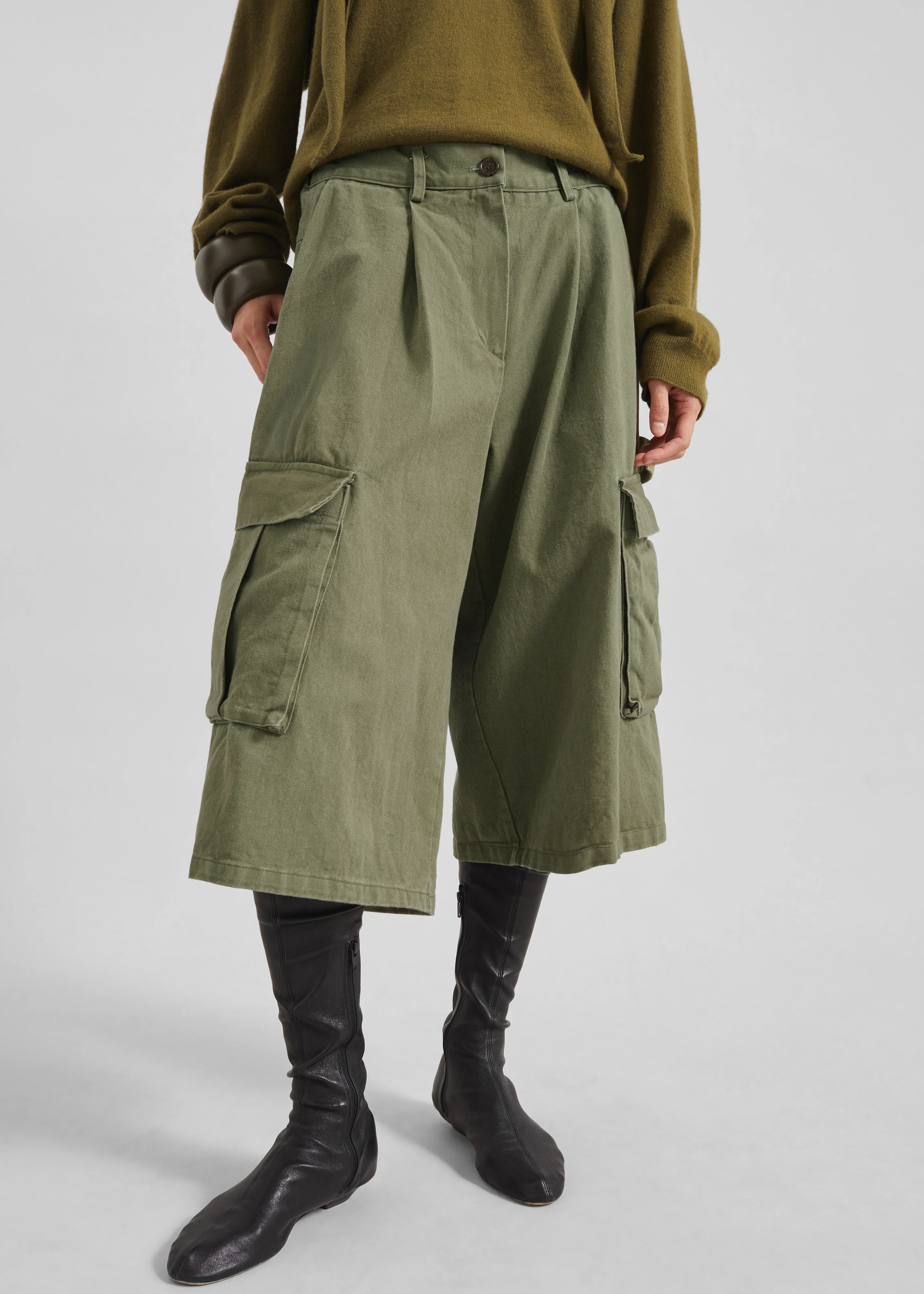 Dorva Cargo Bermuda Shorts - Pale Olive - Image 4