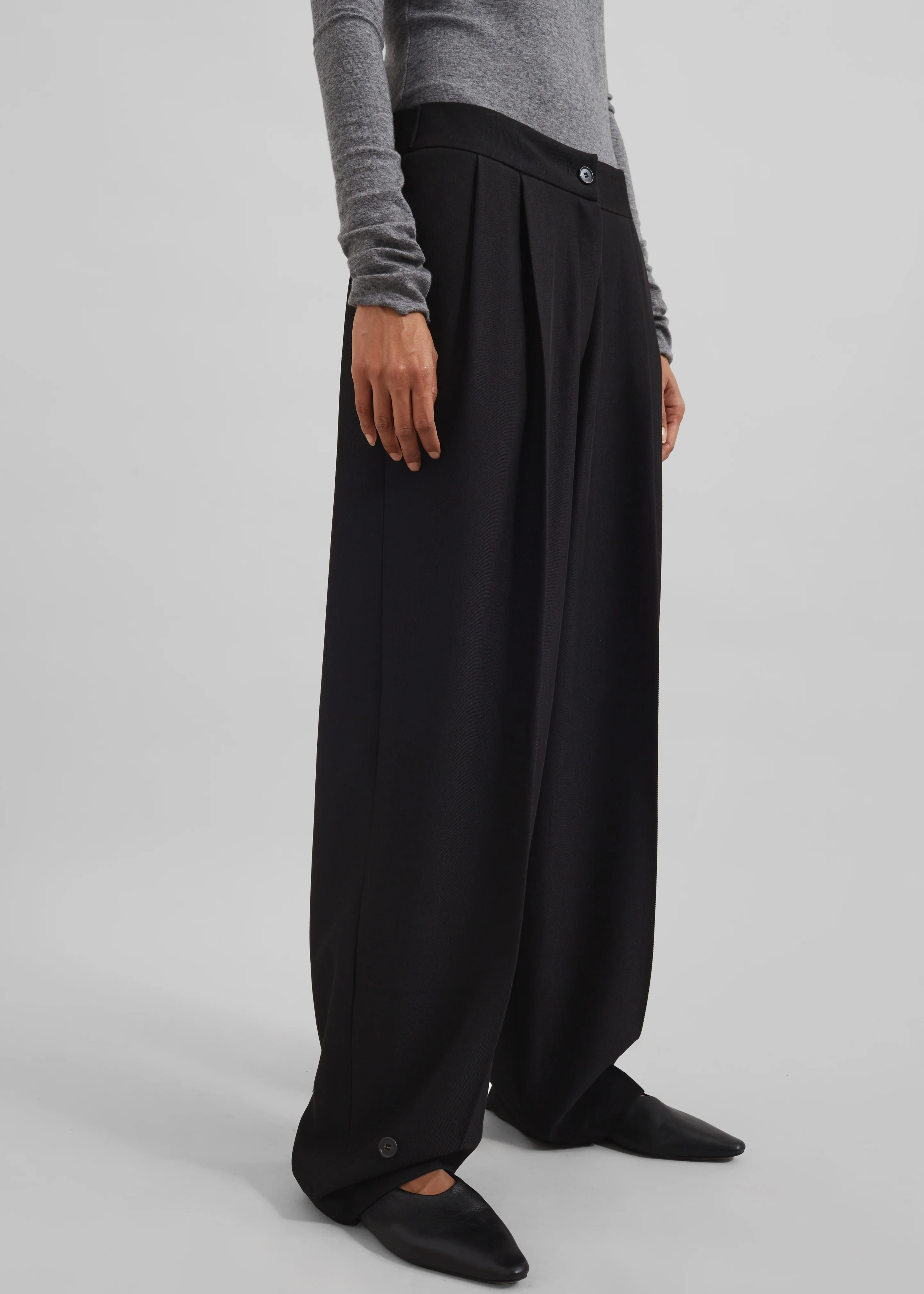 Doyer Pleated Trousers - Black - Image 5
