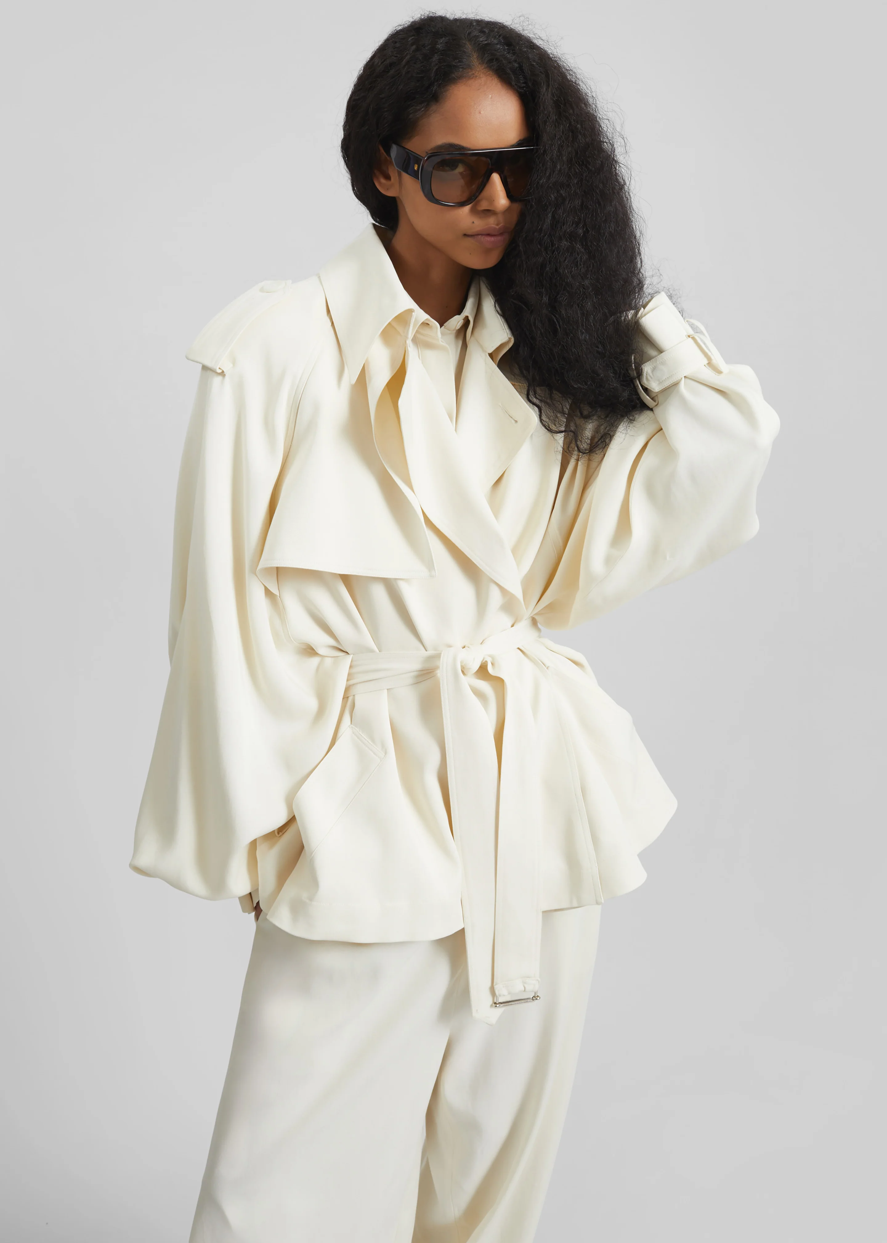 Elva Fluid Short Trench - Ivory - Image 4