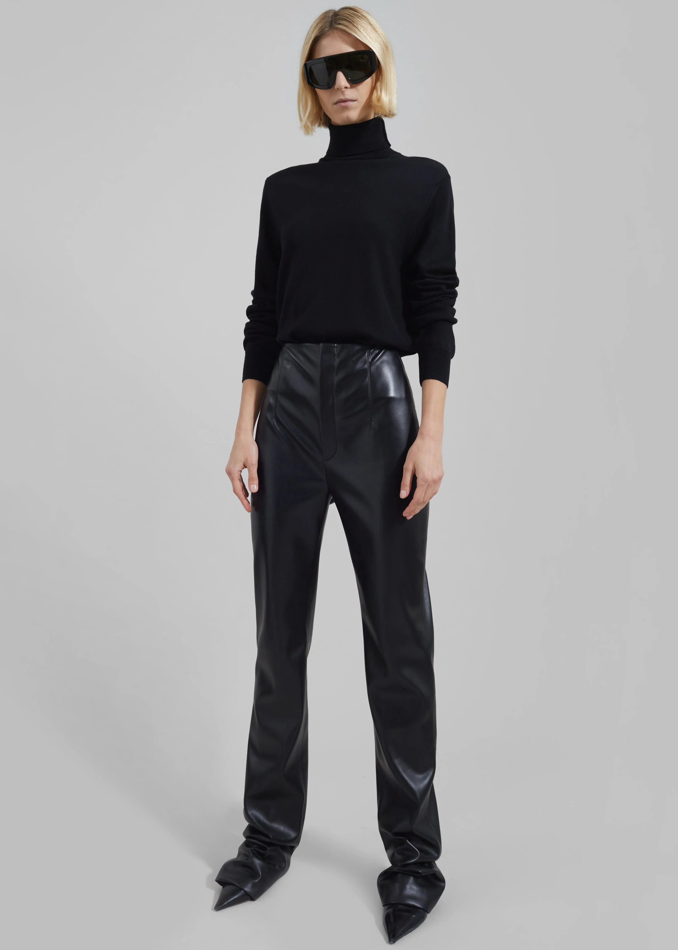Eve Thin Turtleneck Sweater - Black - Image 5