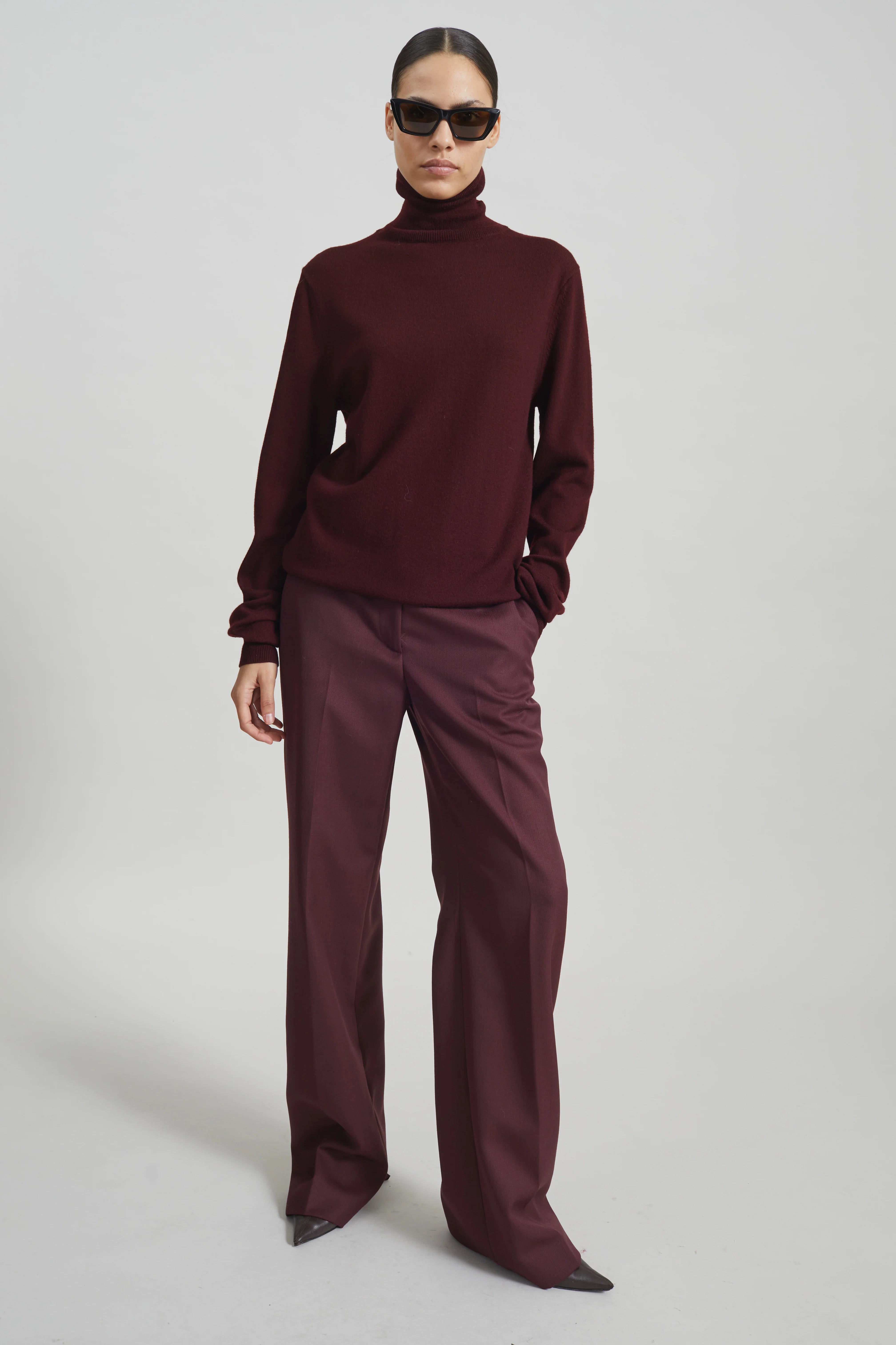 Eve Thin Turtleneck Sweater - Burgundy - Image 3