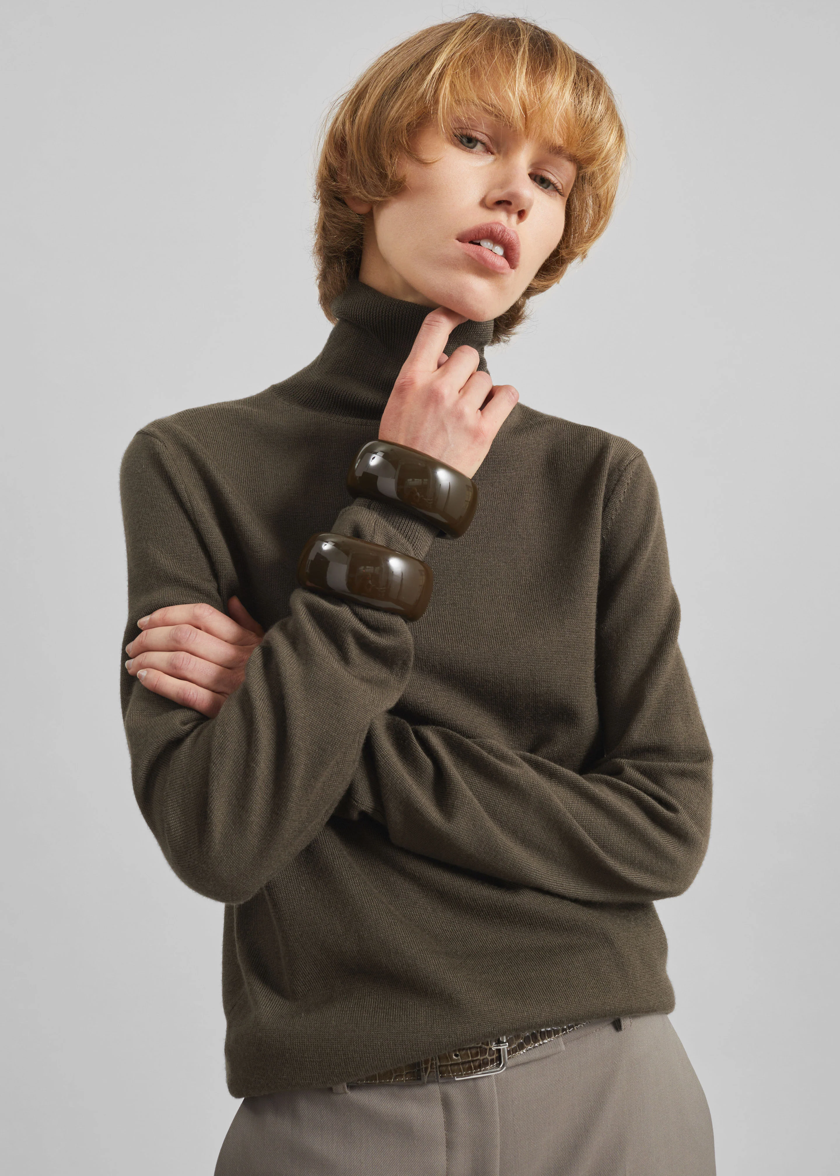 Eve Thin Turtleneck Sweater - Olive - Image 3