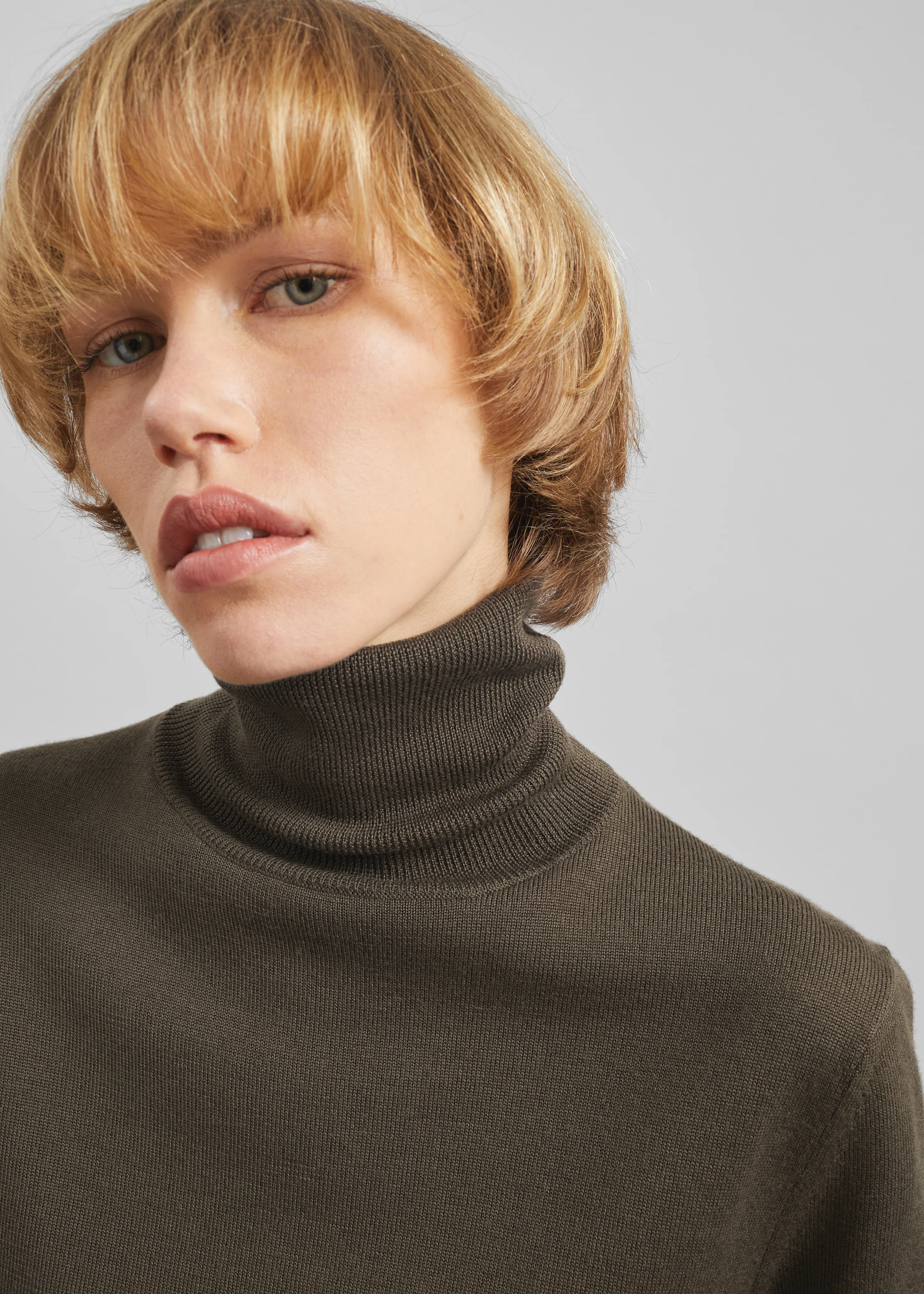 Eve Thin Turtleneck Sweater - Olive - Image 4