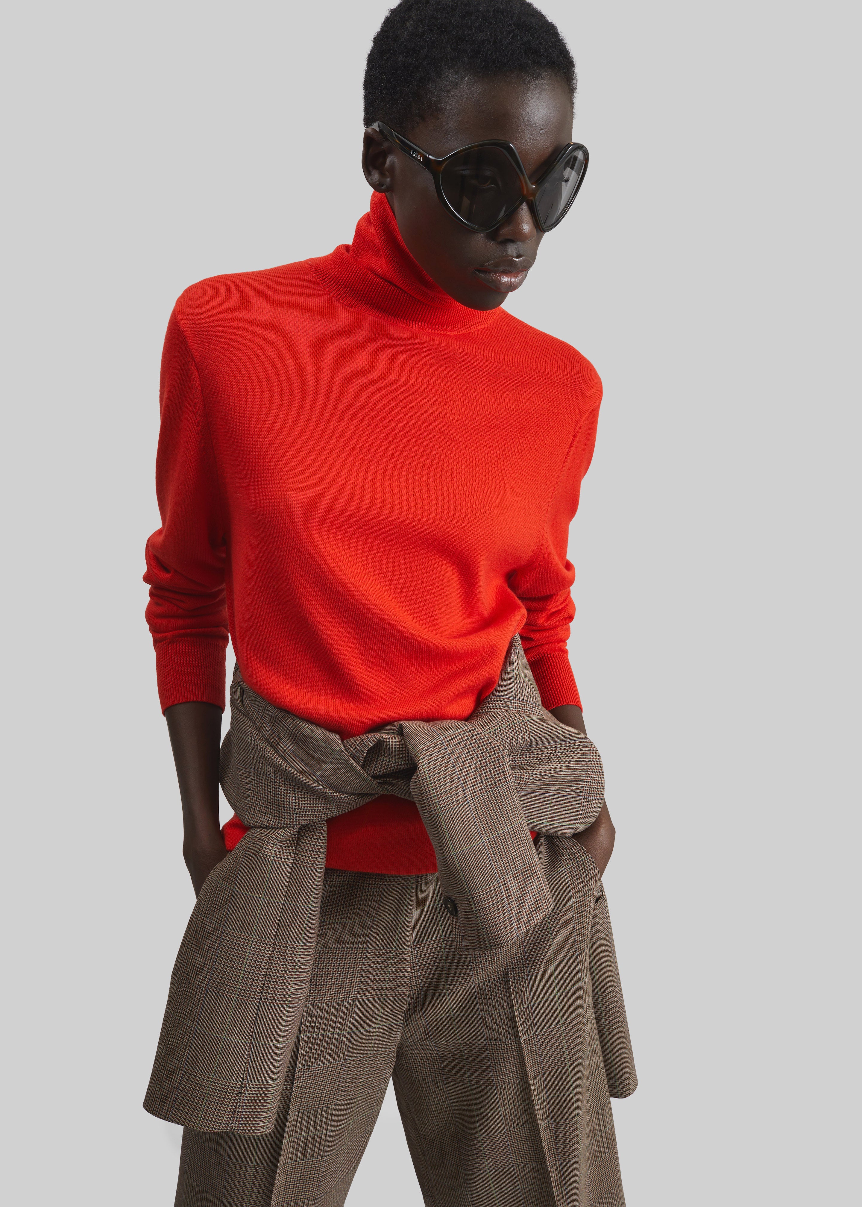 Eve Thin Turtleneck Sweater - Red - Image 4