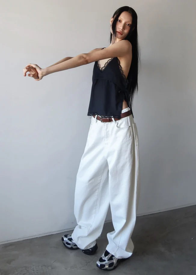 Halgar Frayed Seam Barrel Leg Jeans - White - Image 11