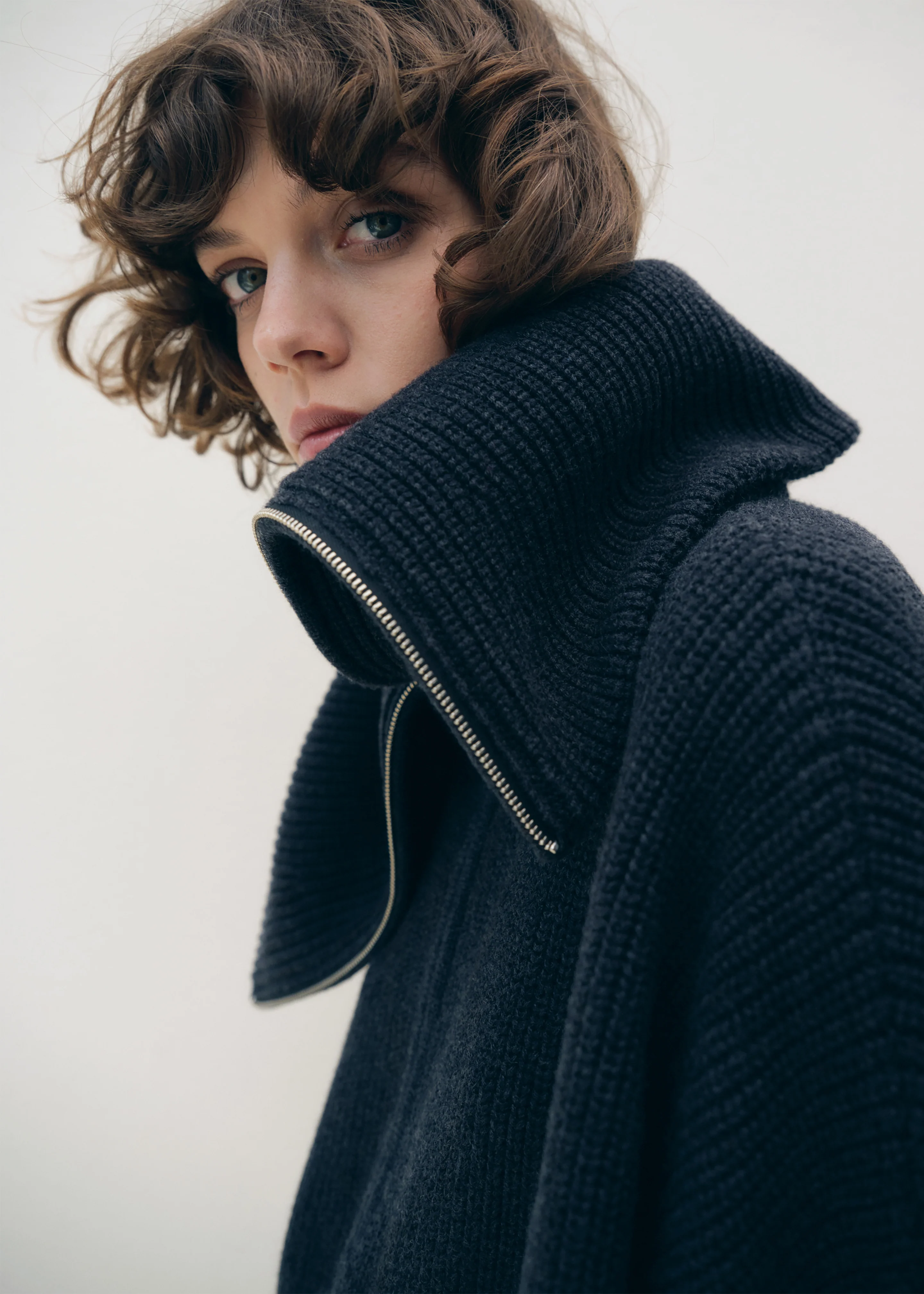 Hazel Oversized Wool Jumper - Dark Navy - Image 8