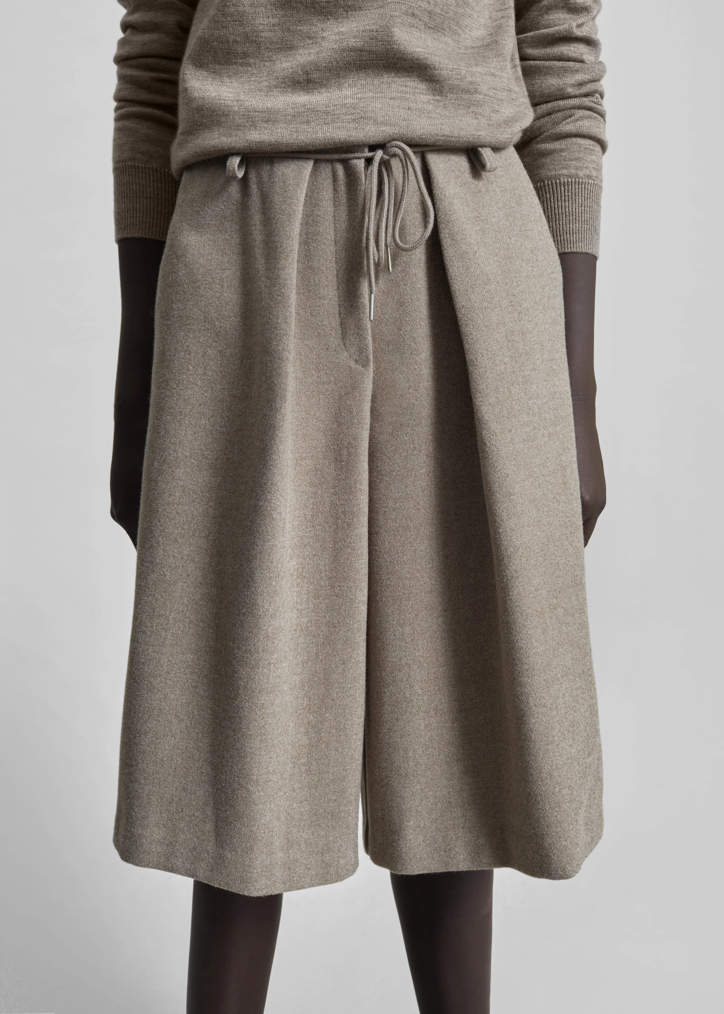 Hemavan Bermuda Shorts - Taupe - Image 4