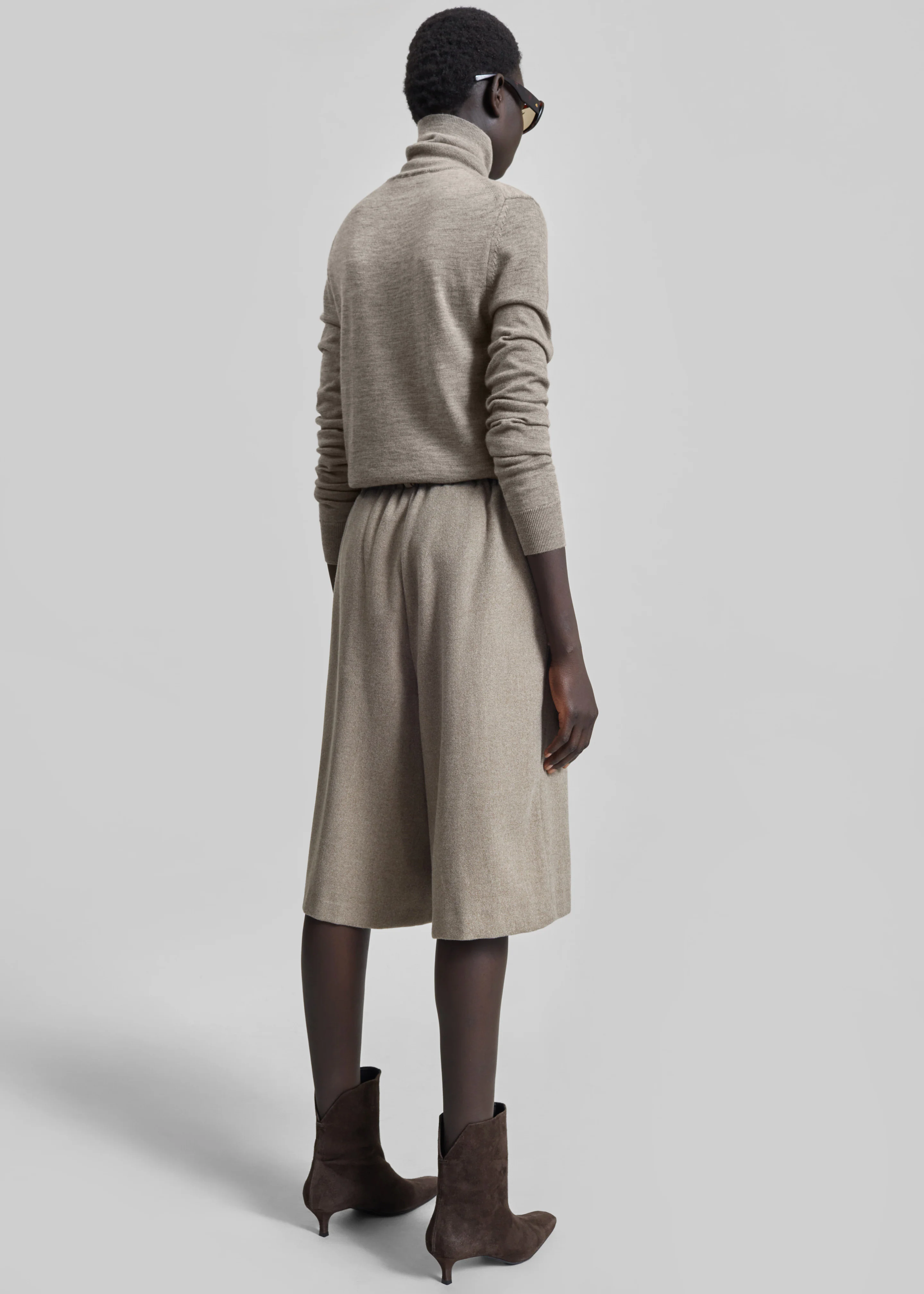 Hemavan Bermuda Shorts - Taupe - Image 7