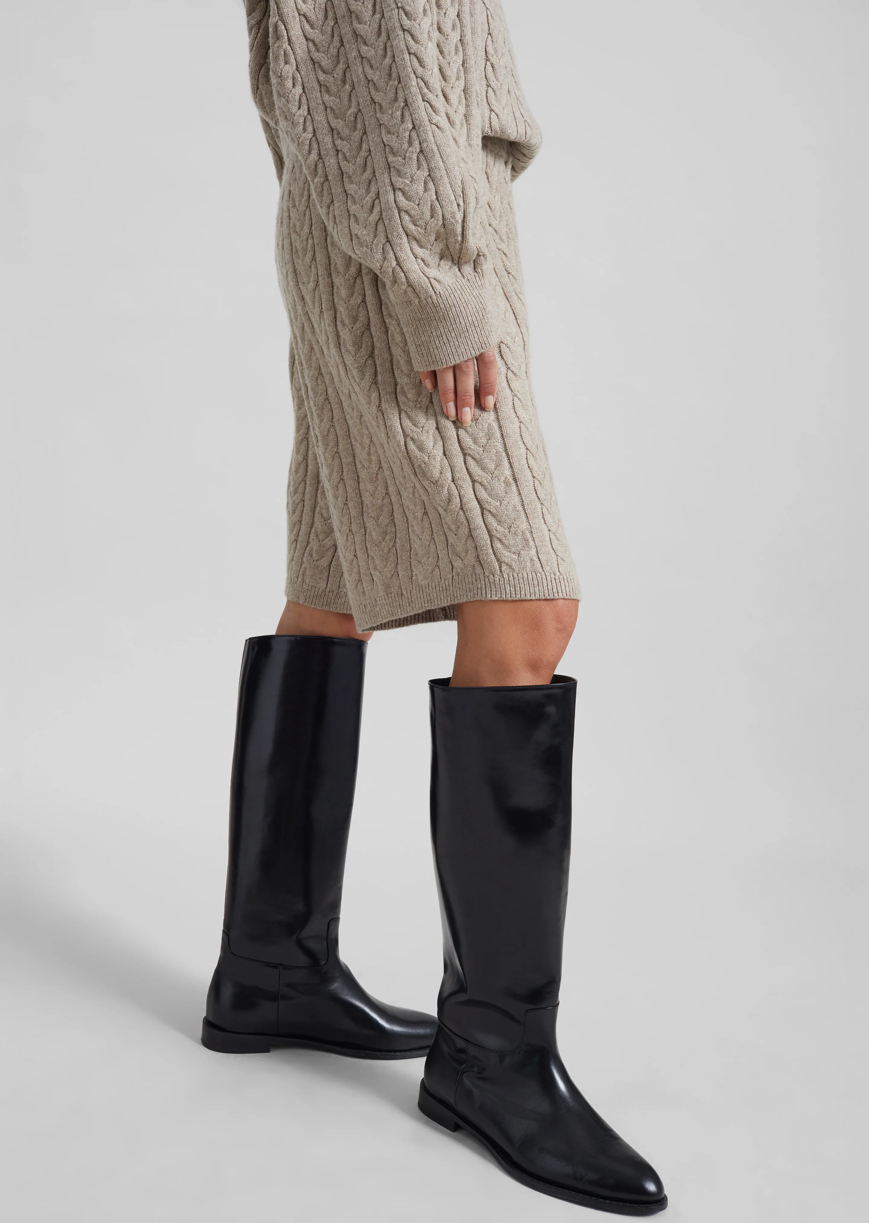 Karmoy Cable Knit Shorts - Beige - Image 5