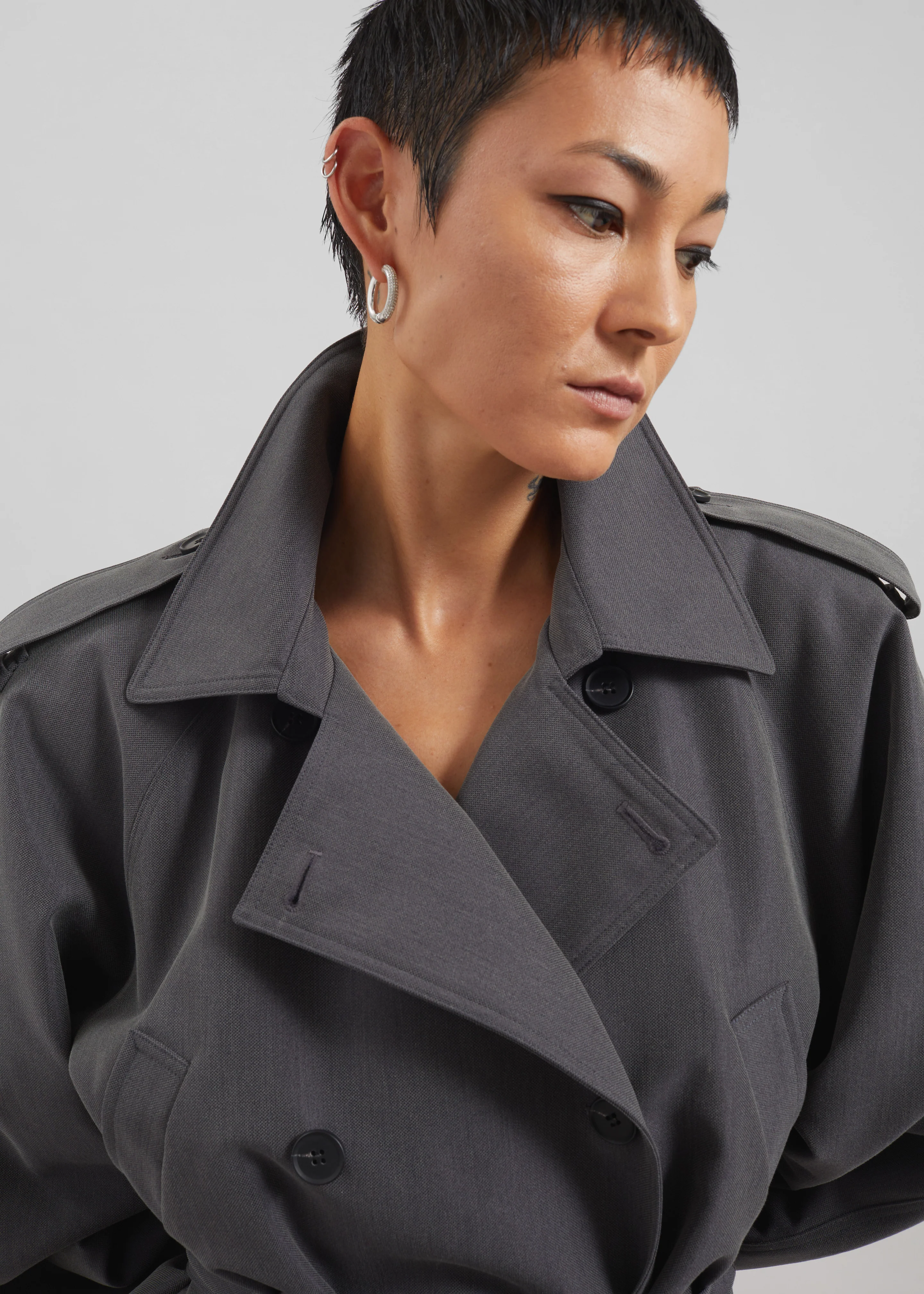 Kinsley Cropped Trench Jacket - Grey - Image 3