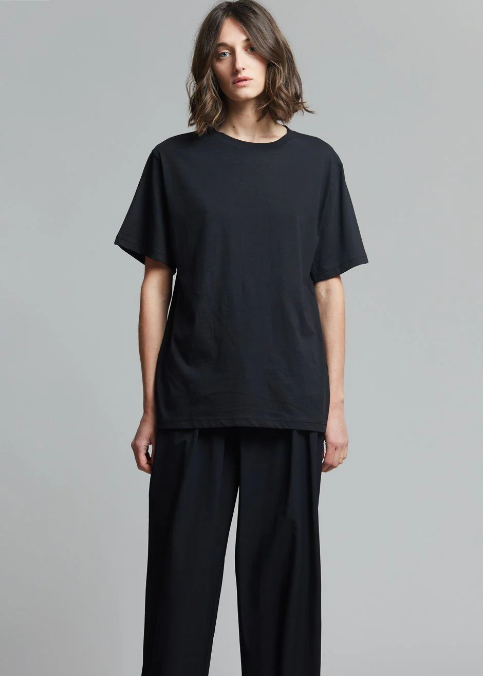 Lilou Simple Tee - Black - Image 5