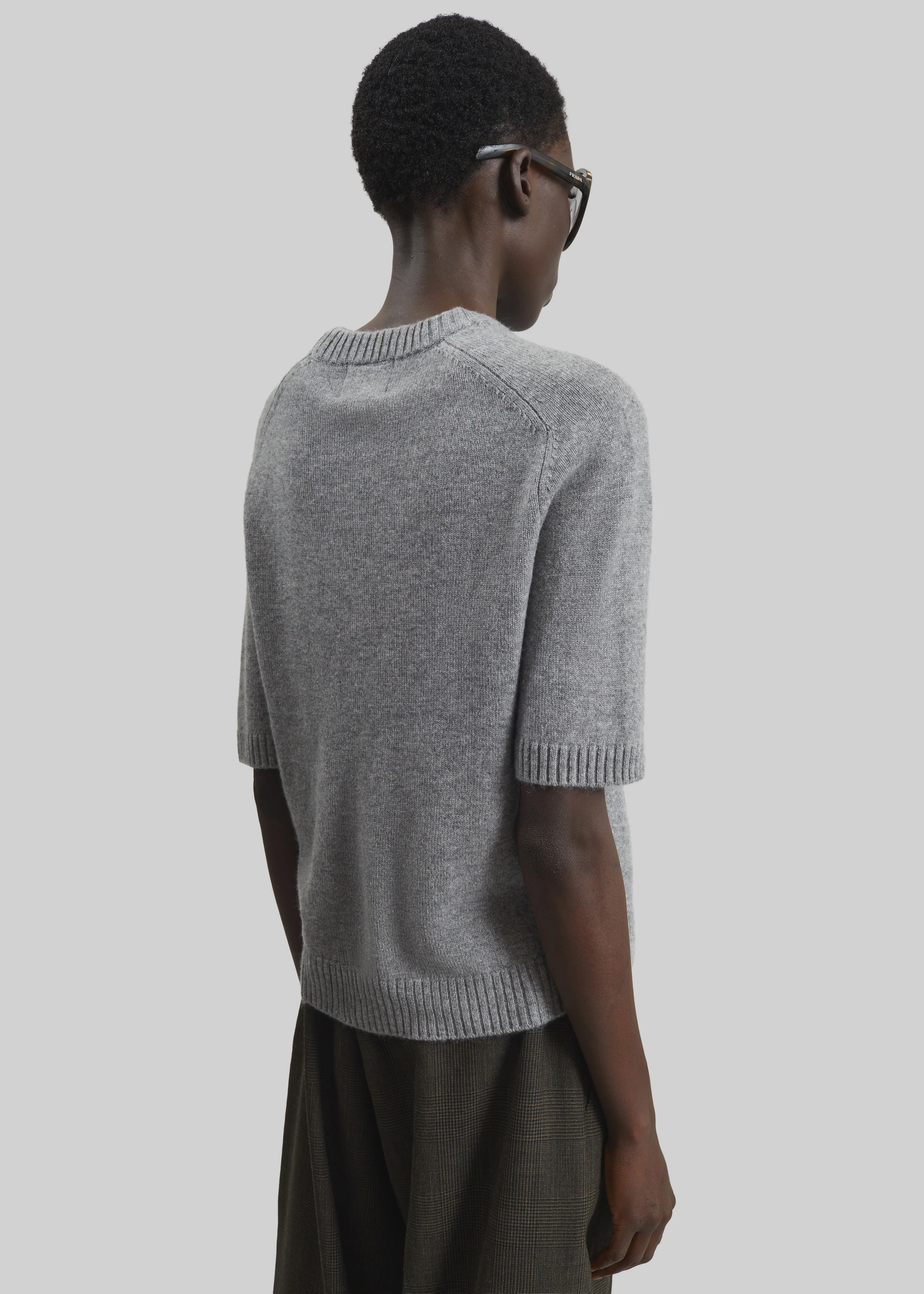 Loulou de Saison Dara Short-Sleeve Cashmere Top - Grey Melange - Image 4