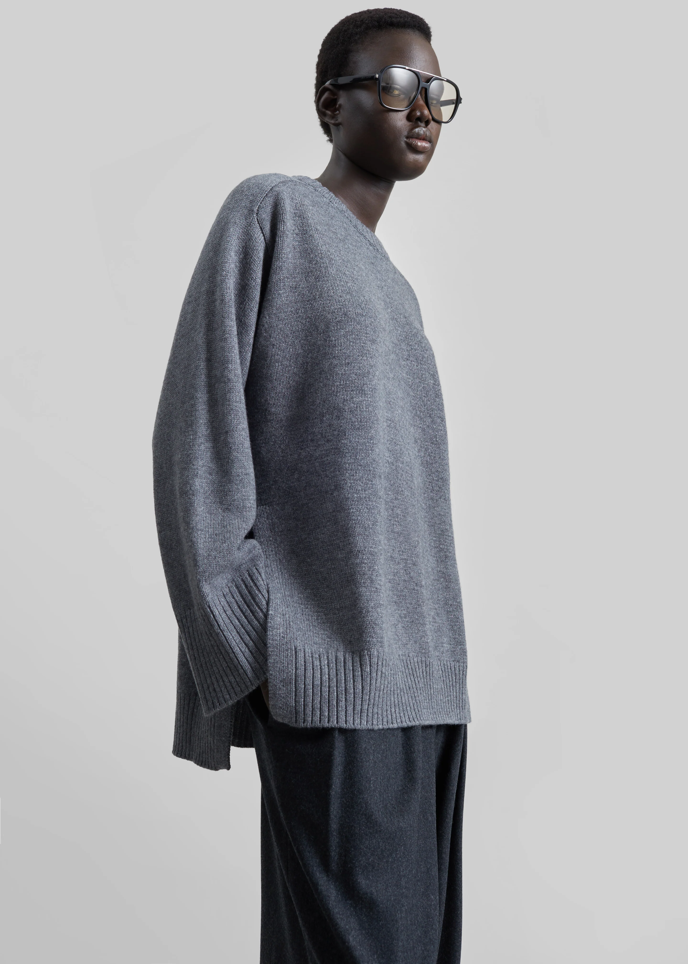 Loulou de Saison Safi LDS Cashmere Blend Sweater - Anthracite Melange - Image 4