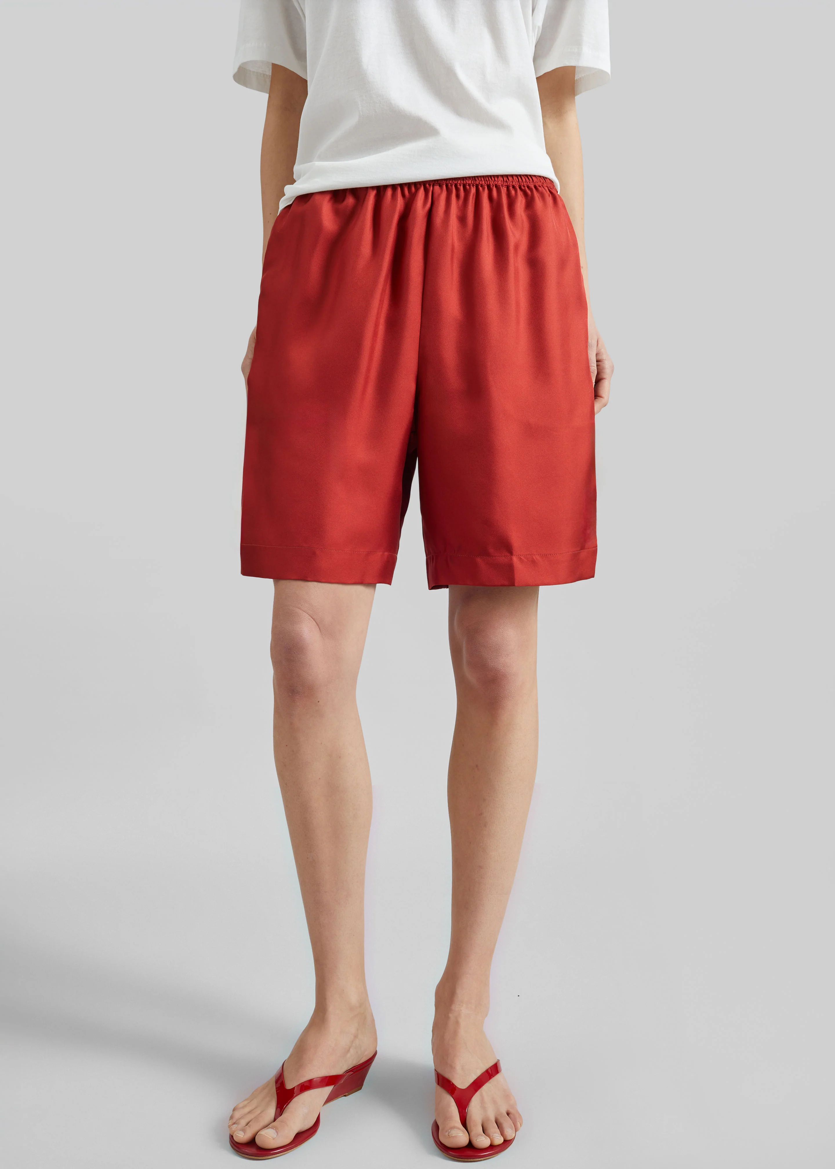 Loulou de Saison Zinia Lds Silk Twill Bermuda - Red - Image 2