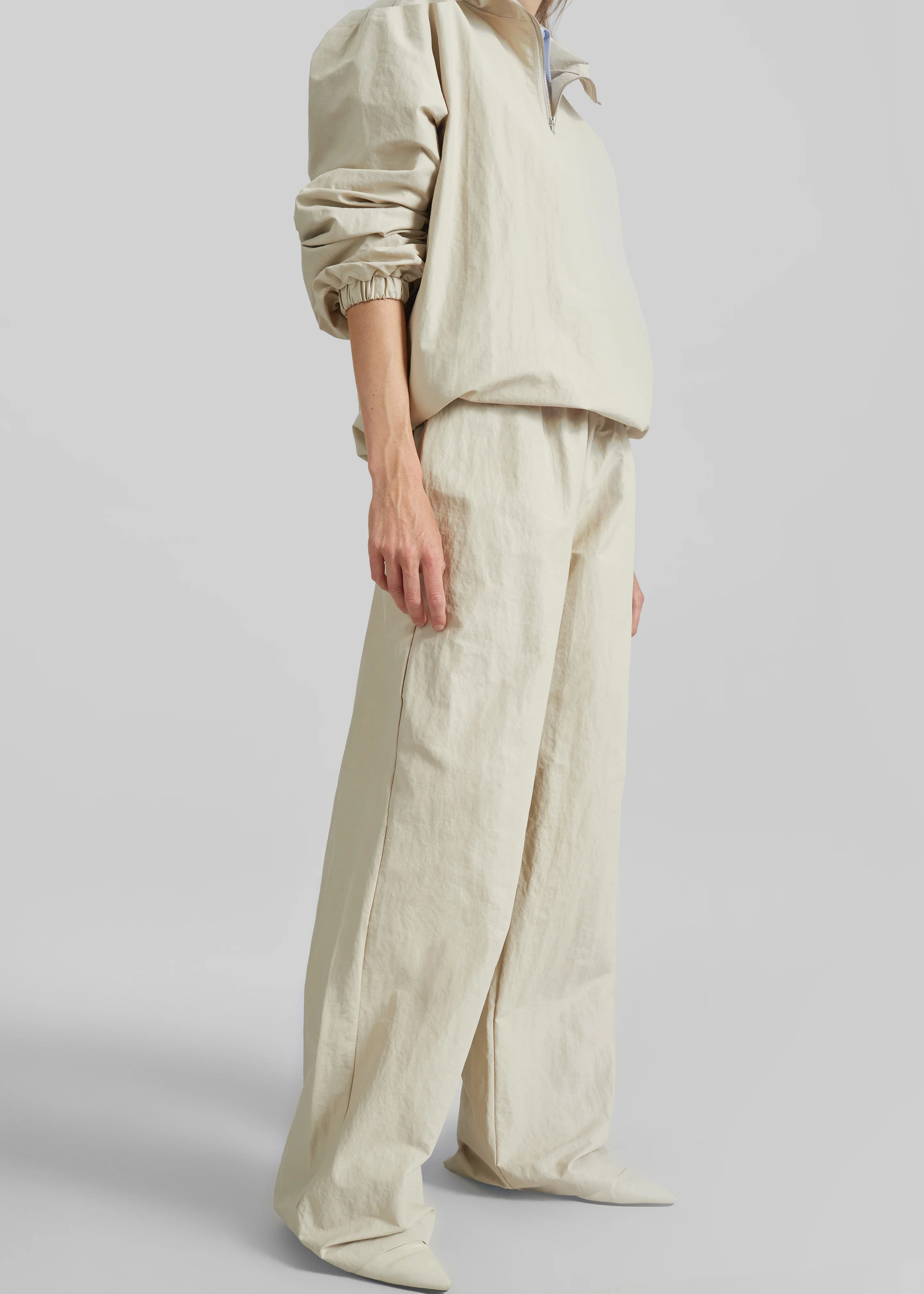 Majvik Joggers - Light Beige - Image 4