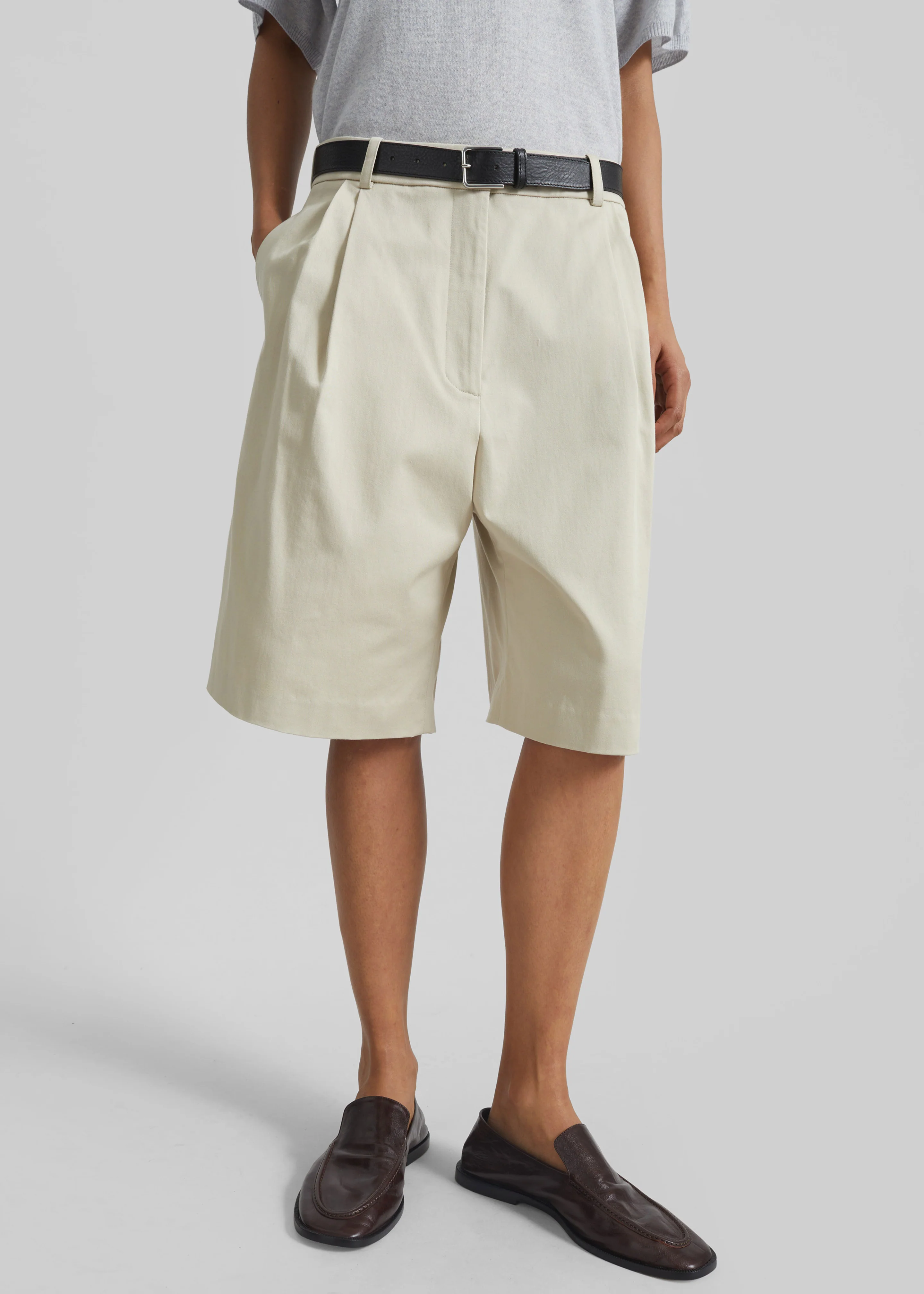 Marfa Cotton Pleated Bermuda - Light Beige - Image 2