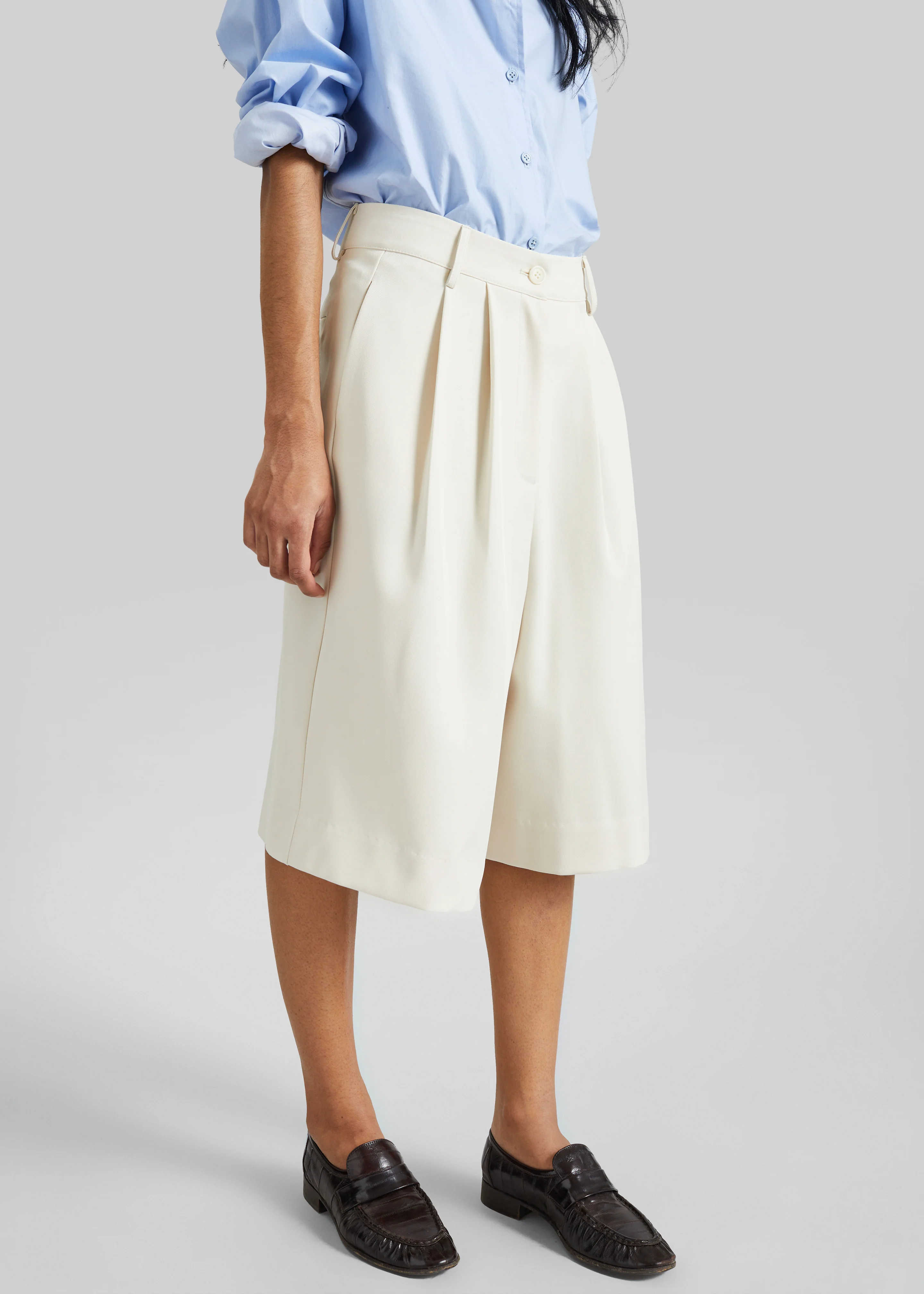 Martel Pleated Bermuda Shorts - Cream - Image 2