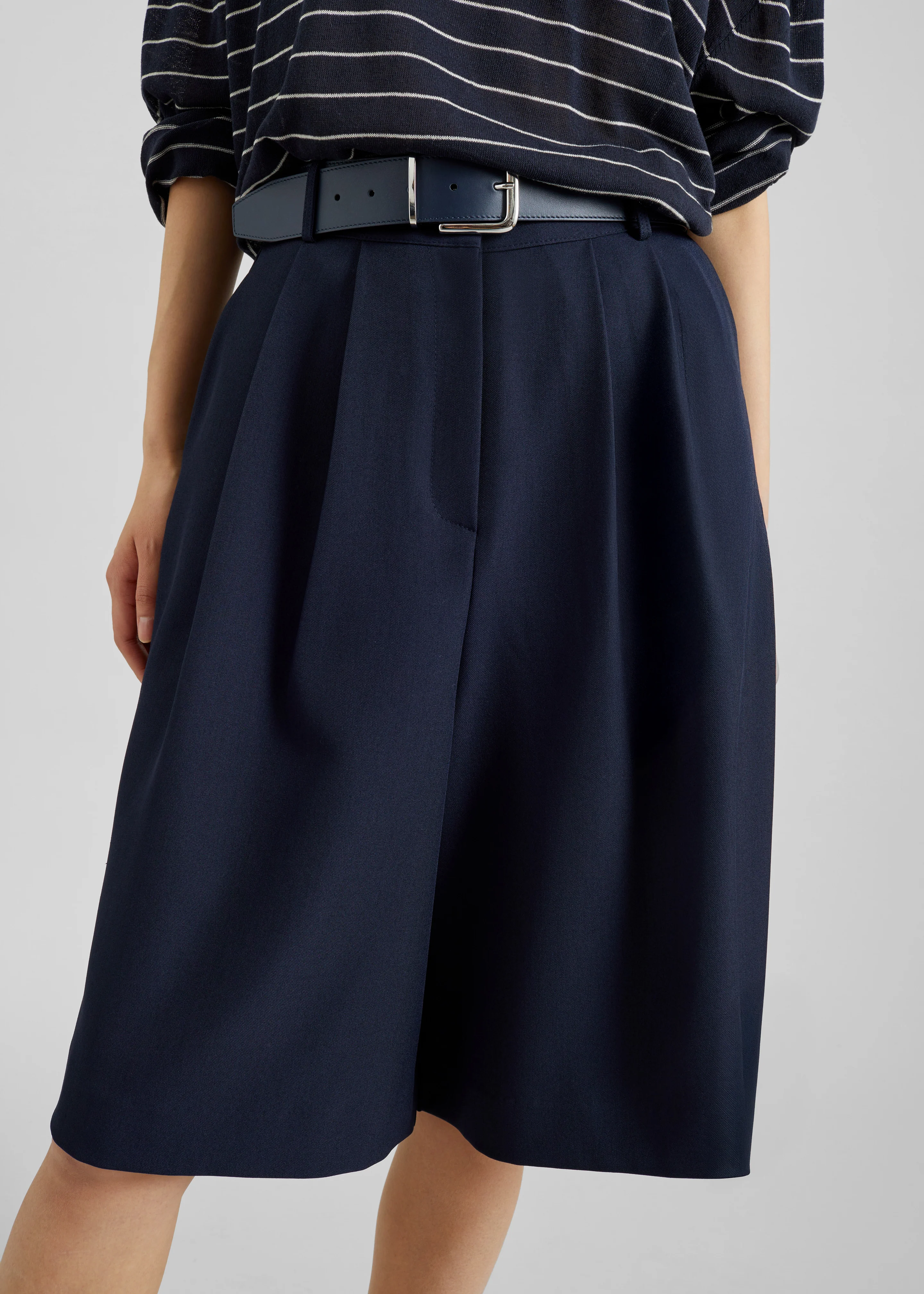 Martel Pleated Bermuda Shorts - Navy - Image 6
