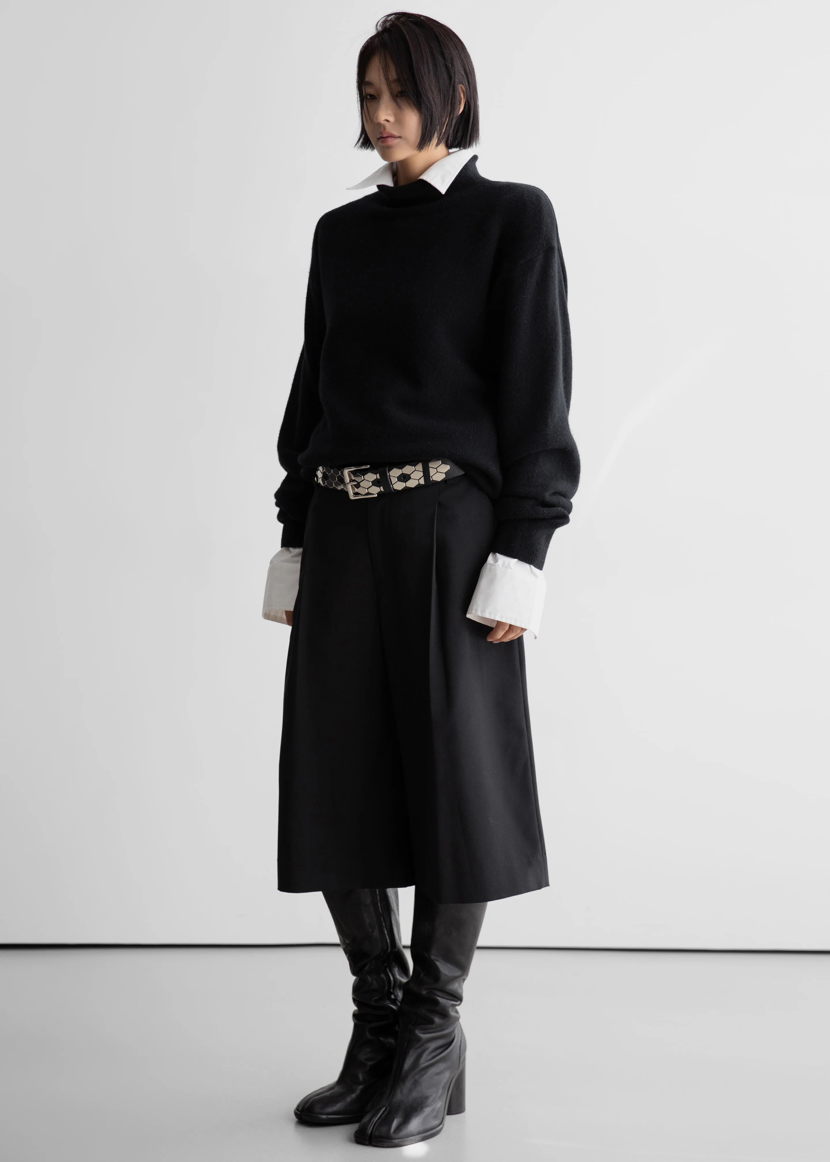 Meldert Bermuda Shorts - Black - Image 3
