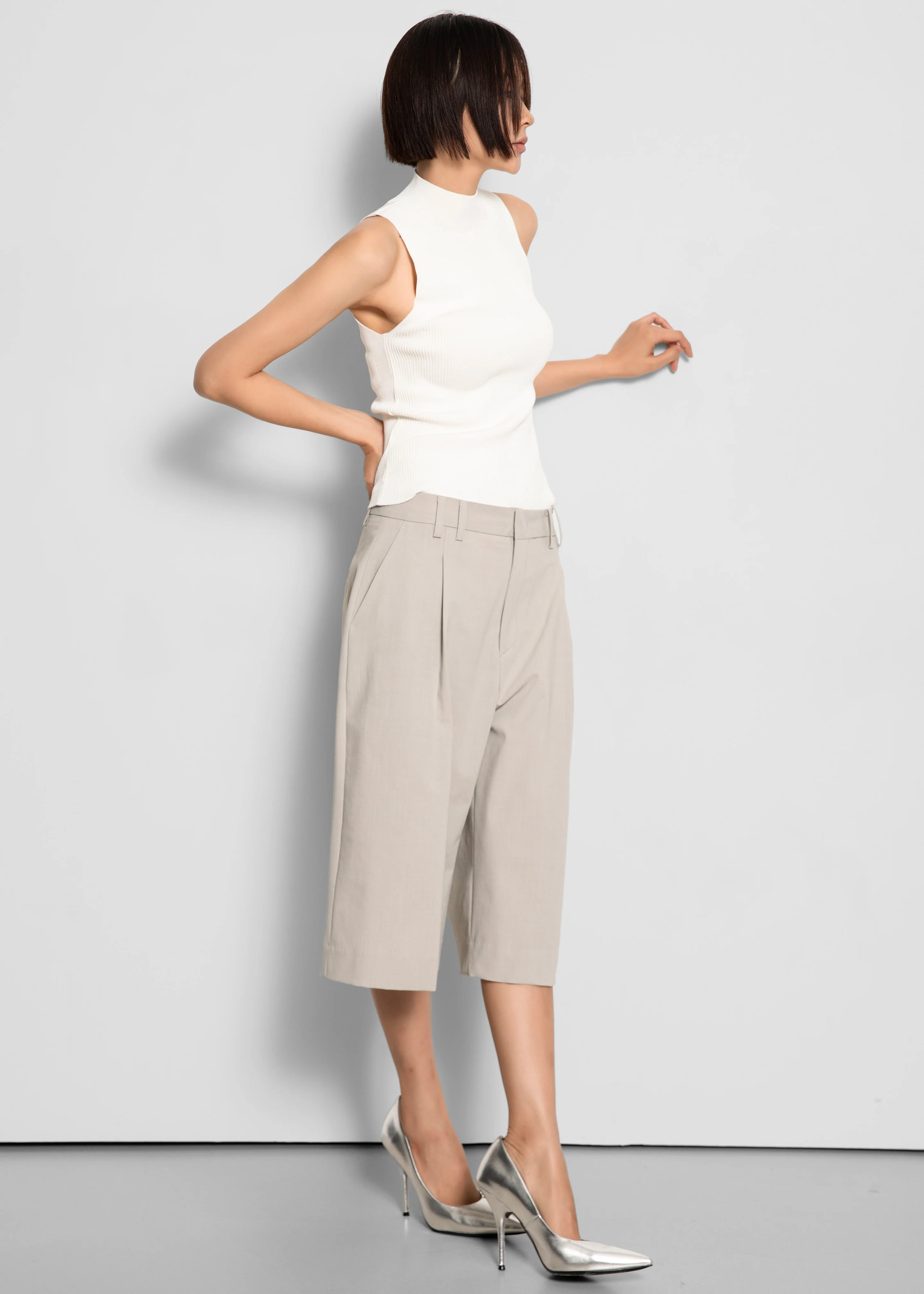 Meldert Bermuda Shorts - Stone - Image 6