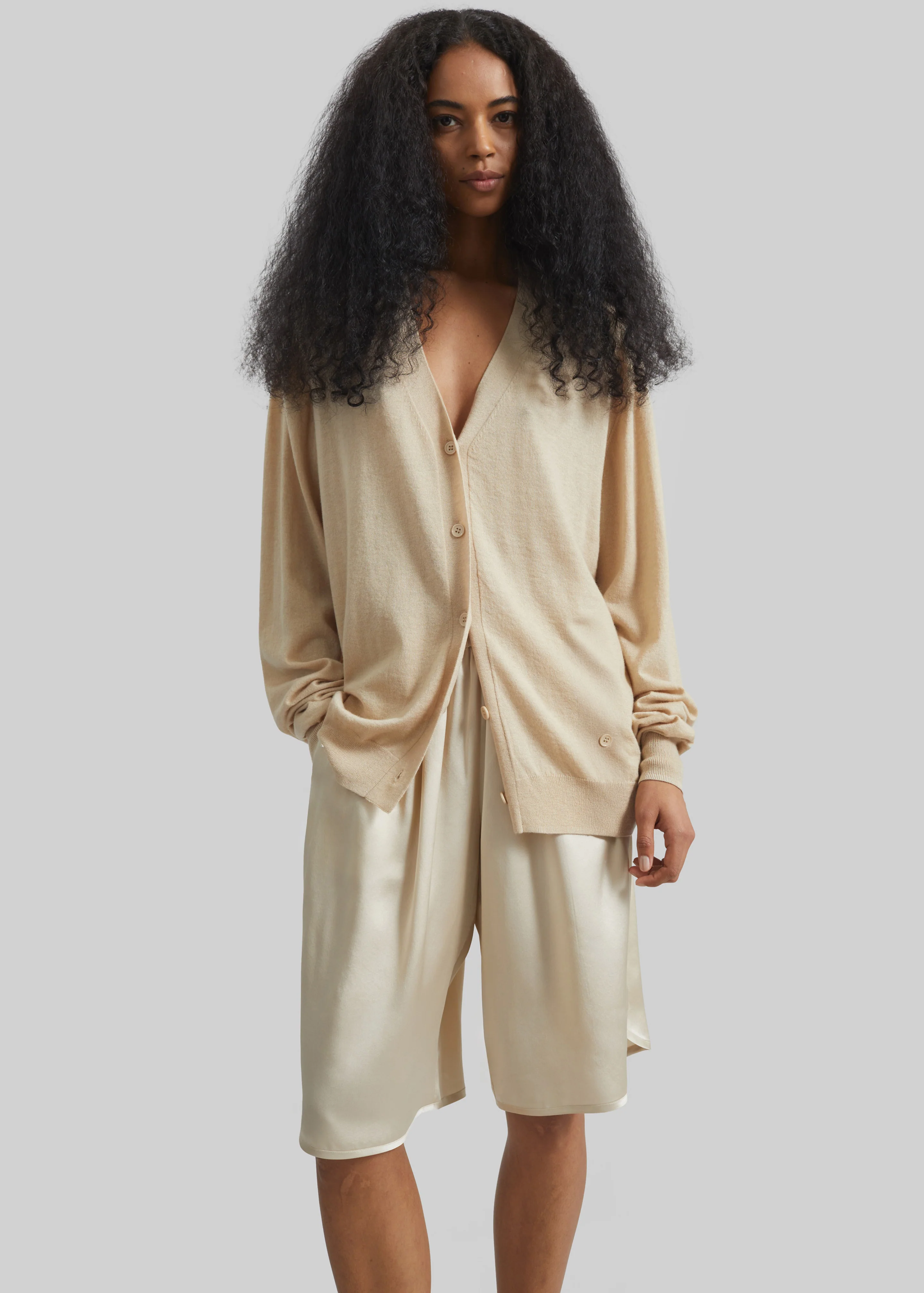 Nelis Silk Bermuda Shorts - Champagne - Image 4