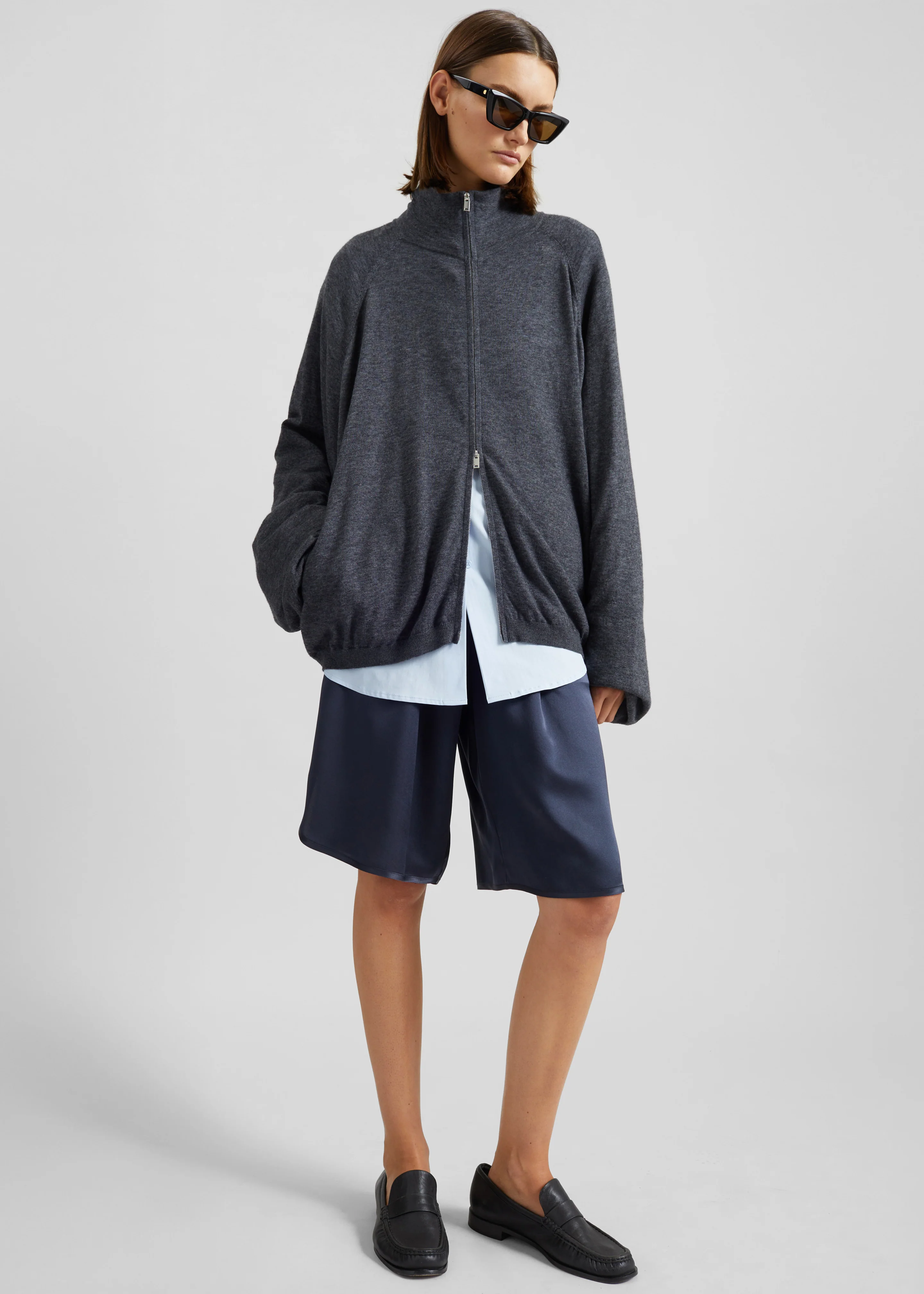 Nelis Silk Bermuda Shorts - Navy - Image 5