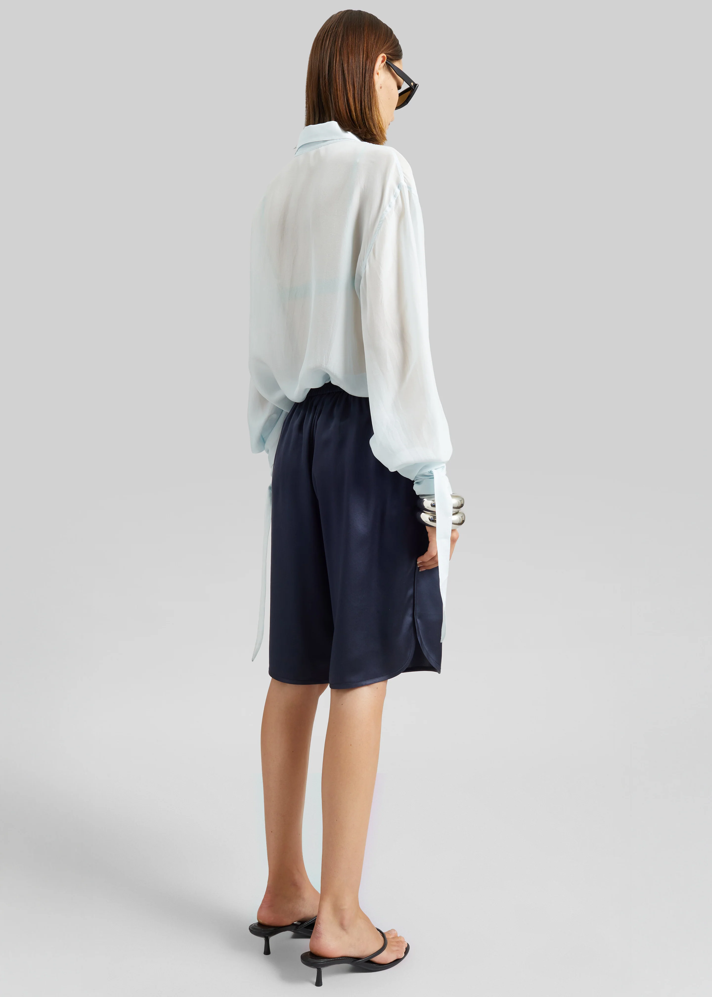 Nelis Silk Bermuda Shorts - Navy - Image 9