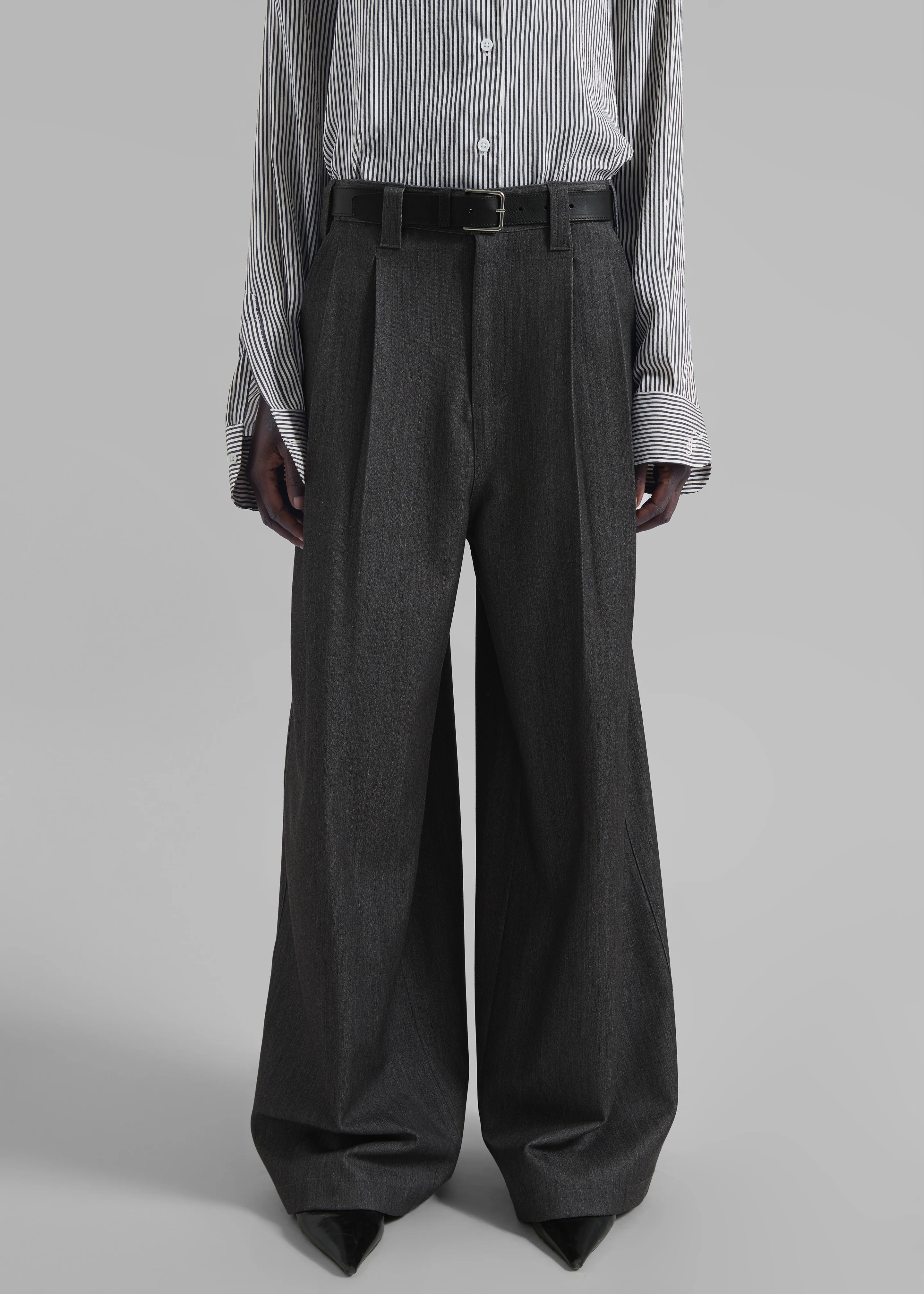 Nellore Pleated Denim Pants - Dark Grey Melange - Image 10