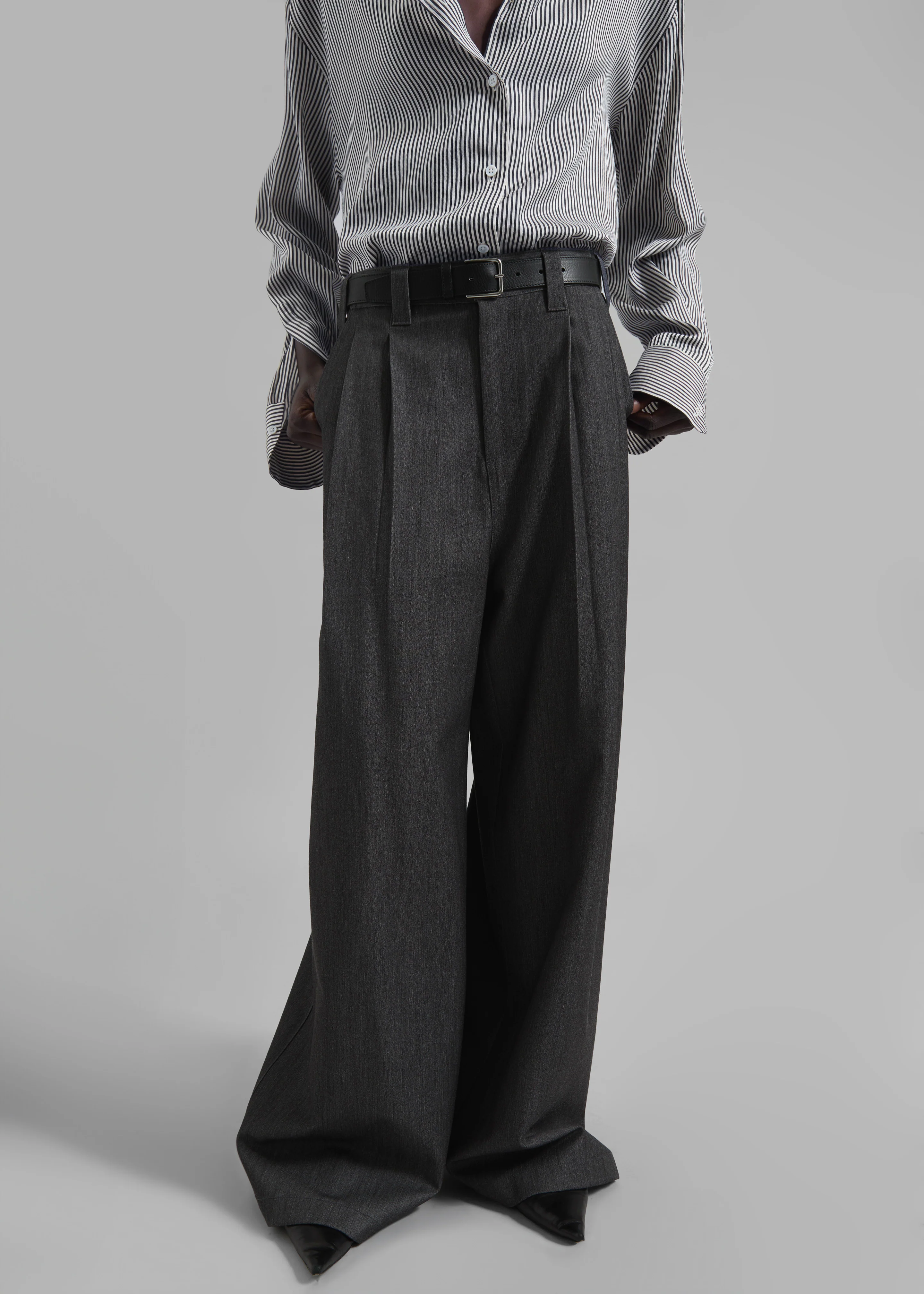 Nellore Pleated Denim Pants - Dark Grey Melange - Image 2
