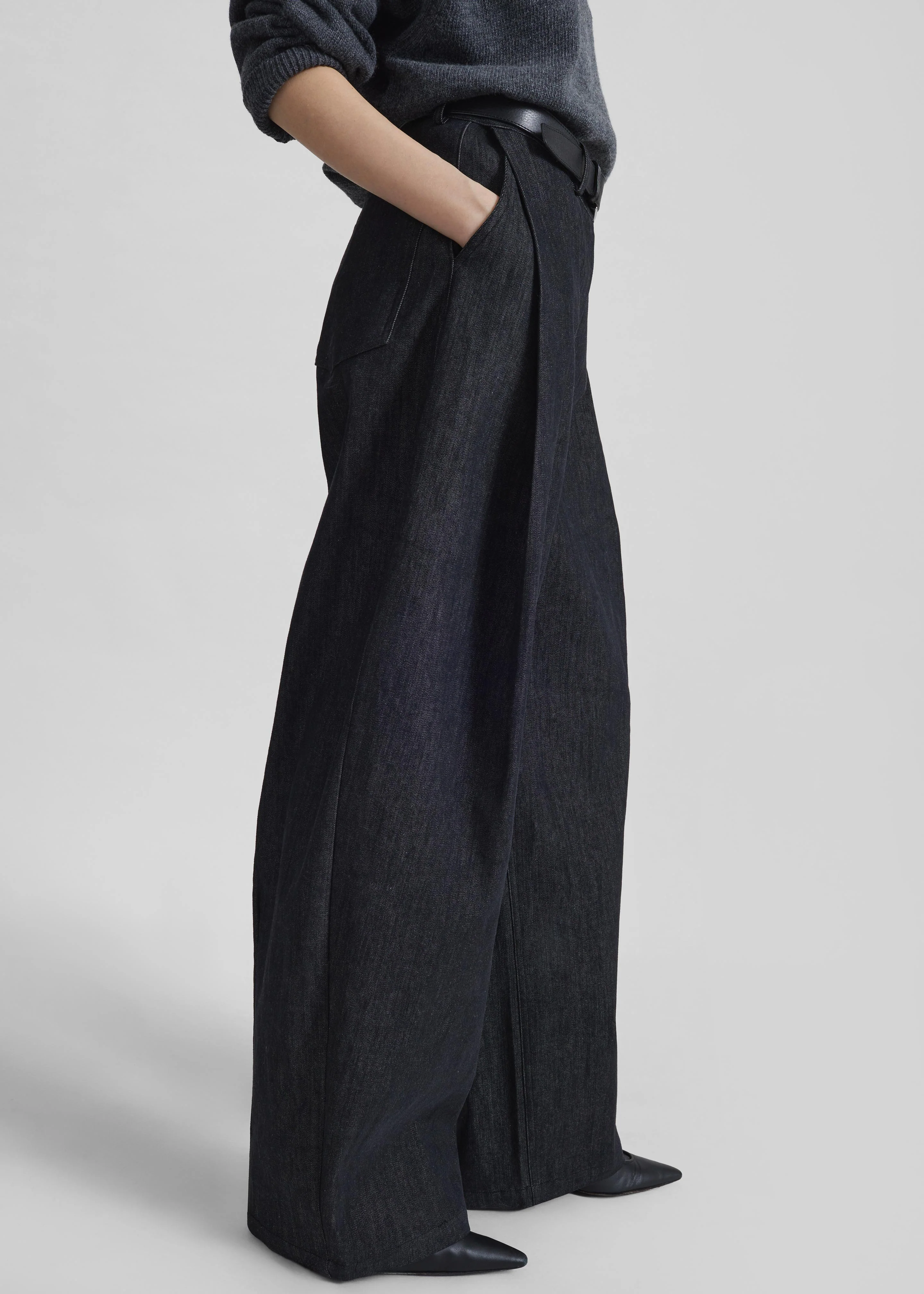 Nesna Barrel Leg Jeans - Black - Image 5