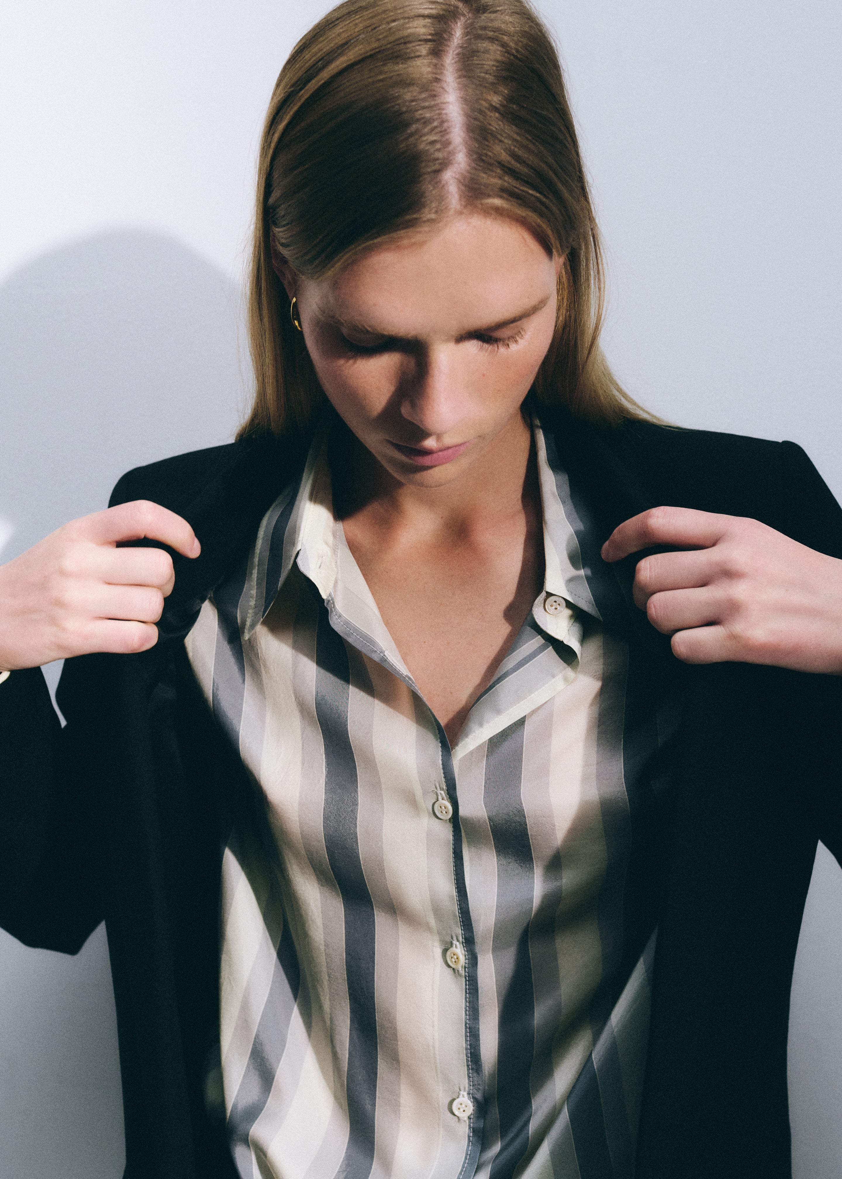 Peri Fluid Shirt - White/Grey Stripe - Image 6