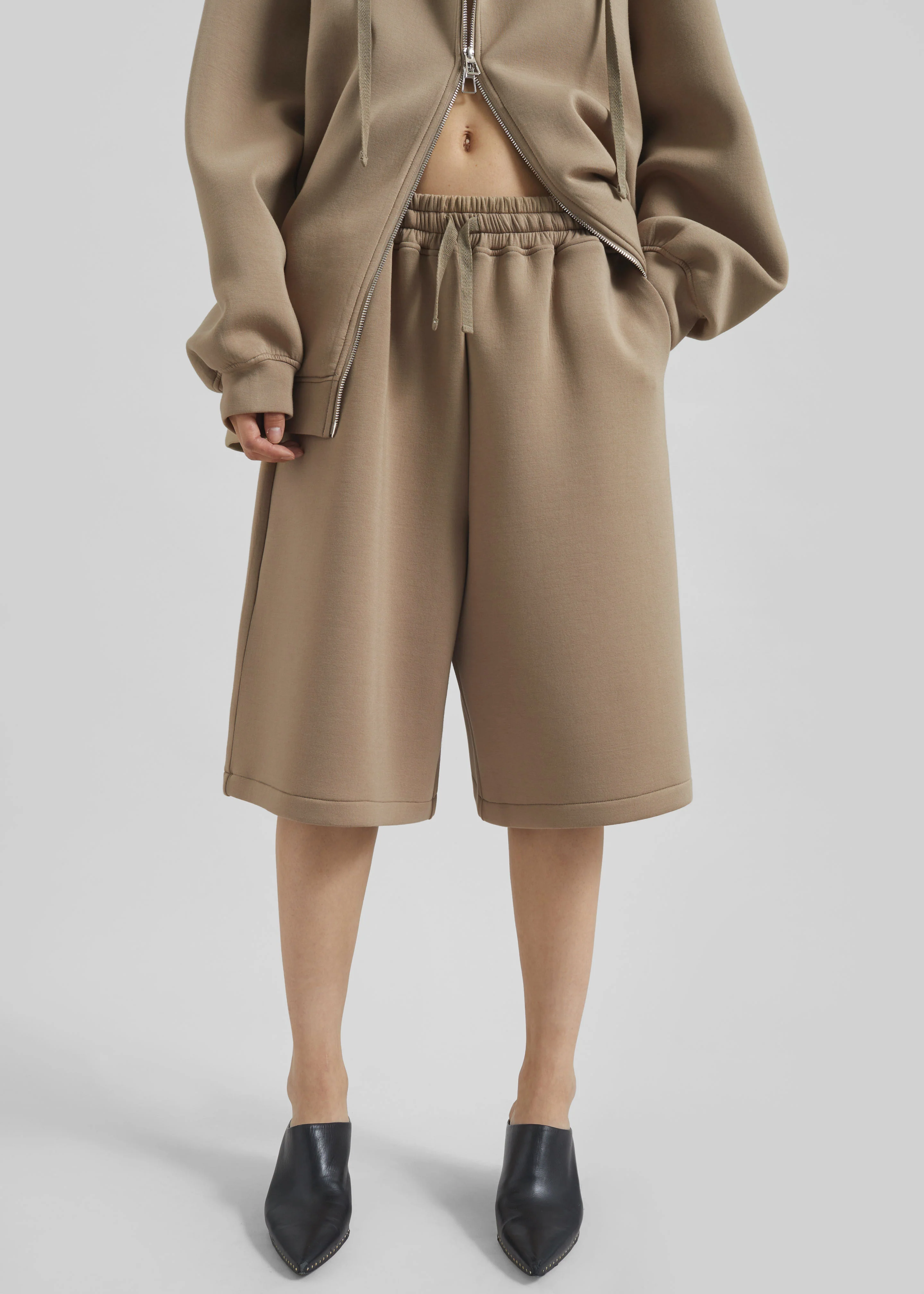 Rian Sweatshorts - Camel - Image 3