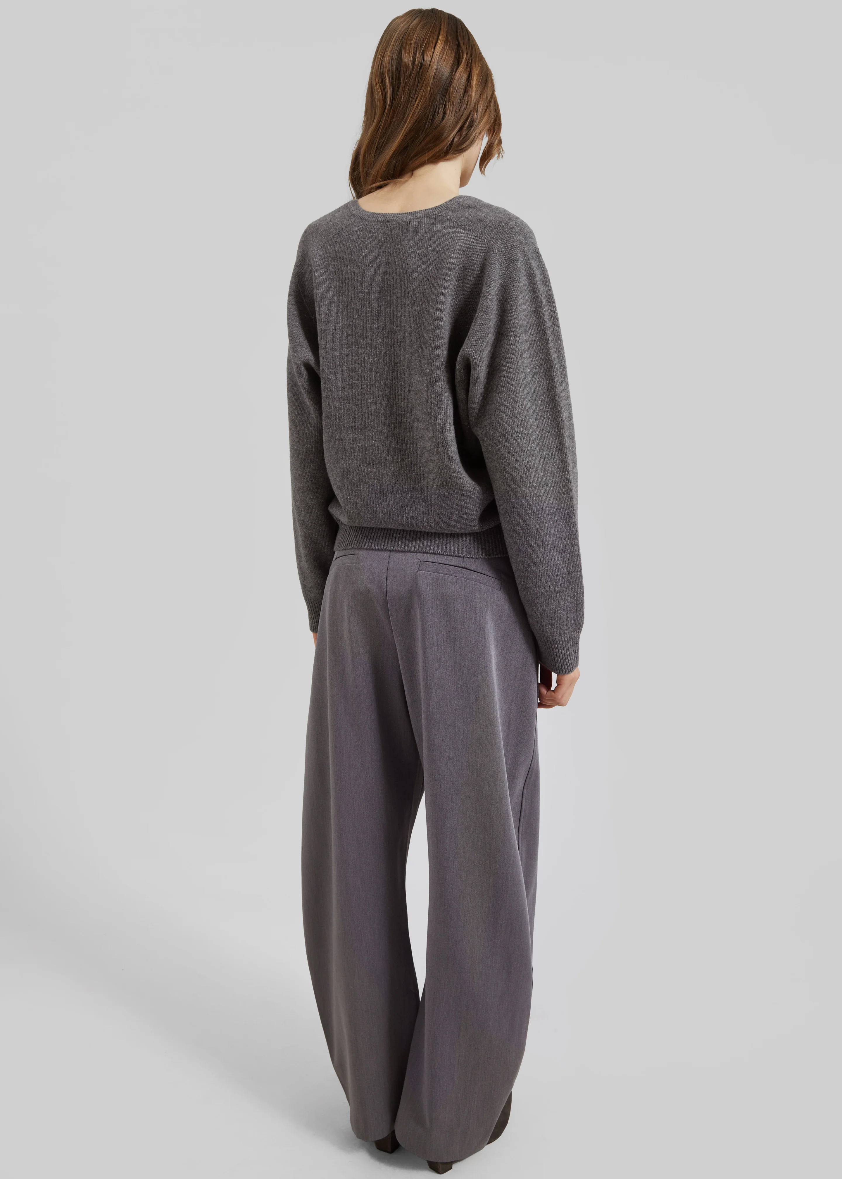 Ronse V-Neck Superfine Lambswool Sweater - Grey - Image 7