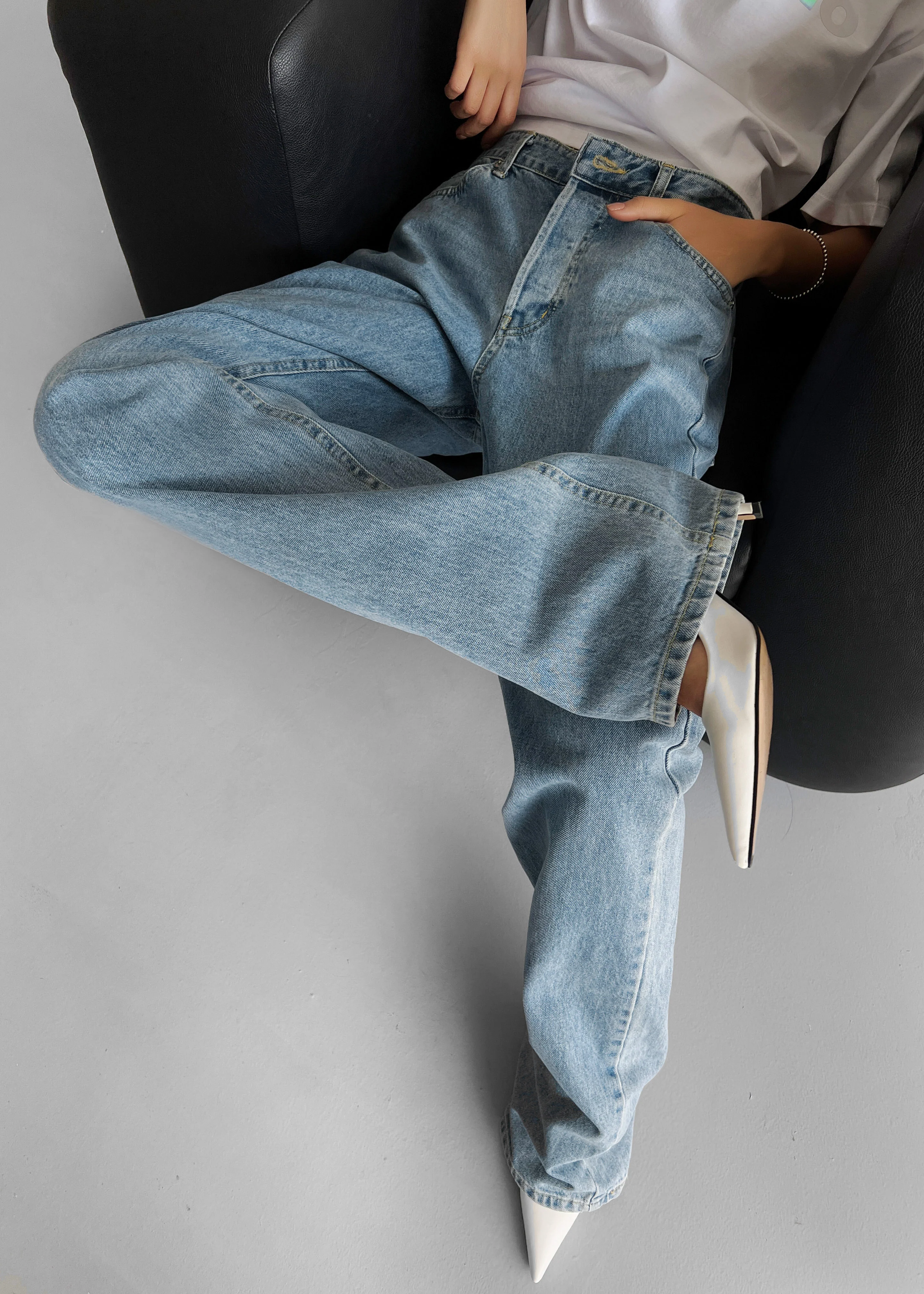 Susanna Jeans - Light Wash - Image 3