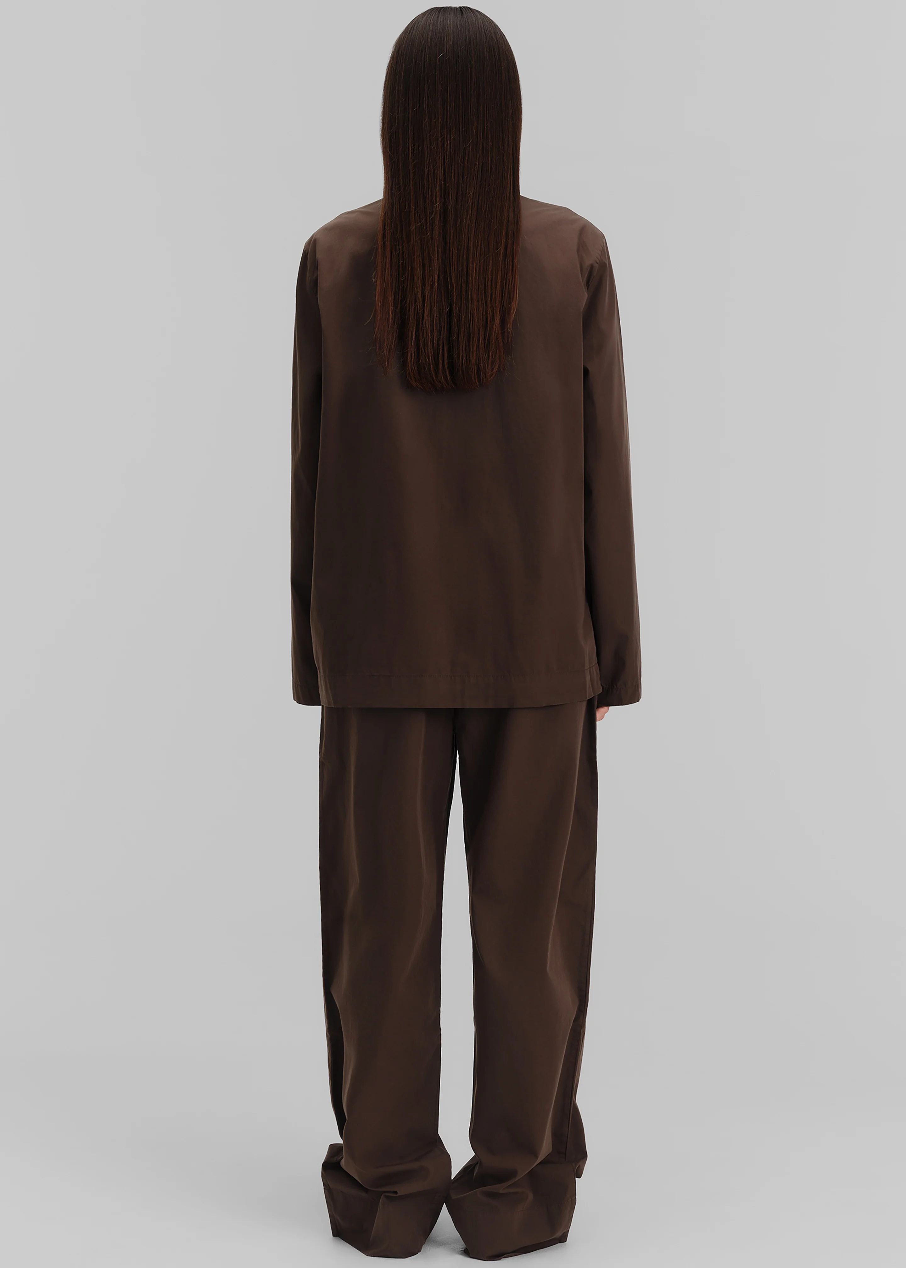 Tekla Poplin Pyjama Shirt - Coffee - Image 9