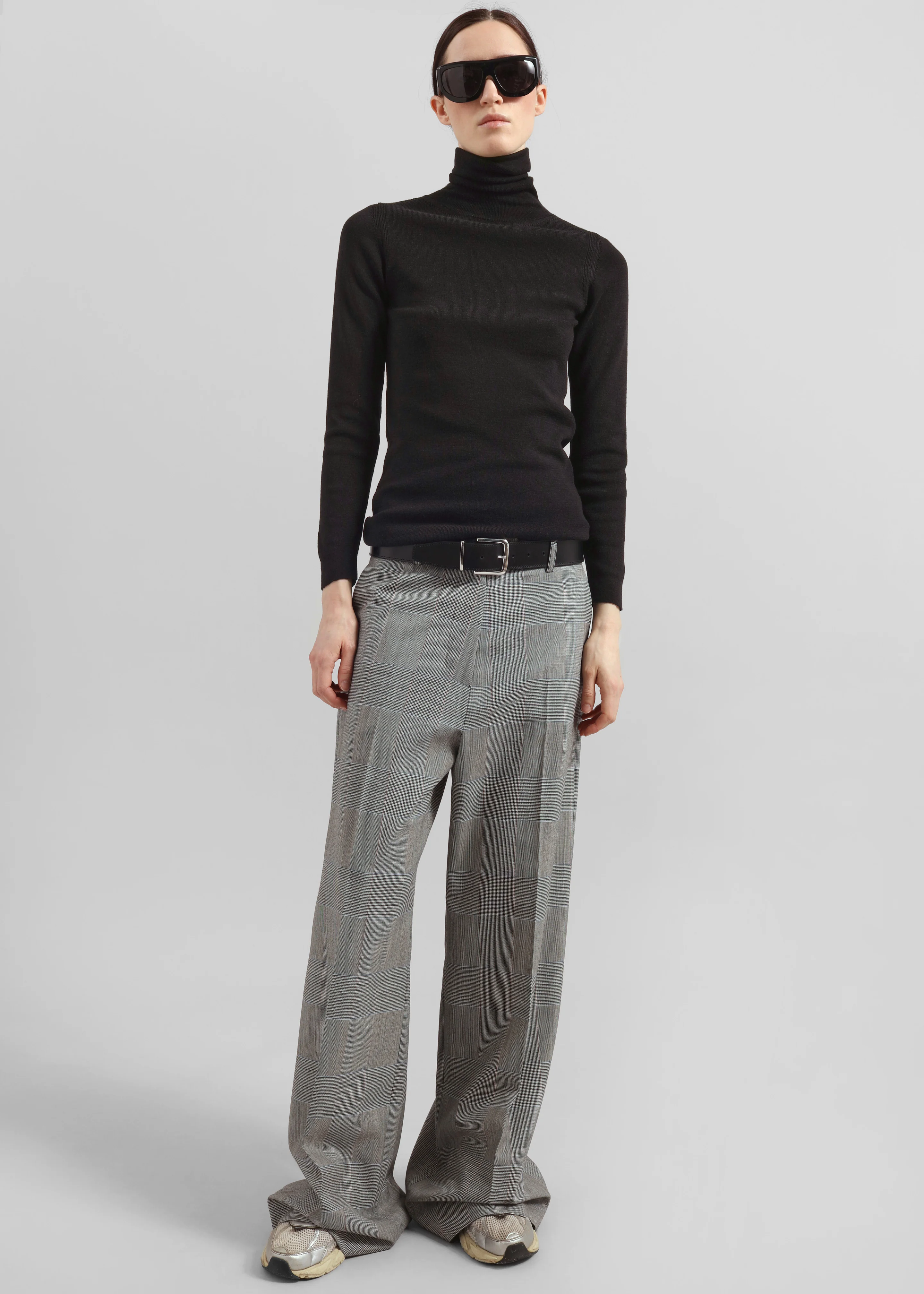 Utica Thin Turtleneck Sweater - Black - Image 7
