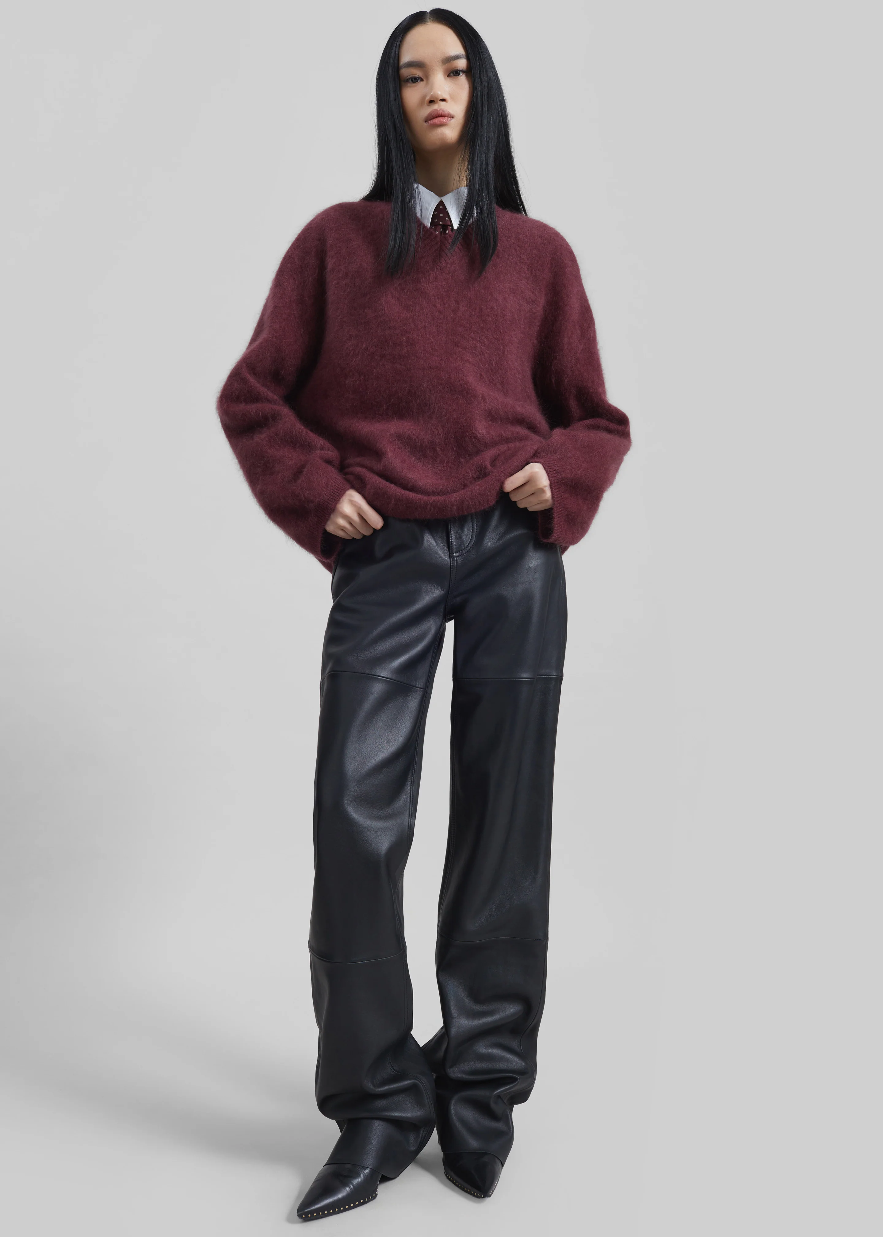 Vilhena Wool Fuzzy V-Neck Sweater - Burgundy - Image 2