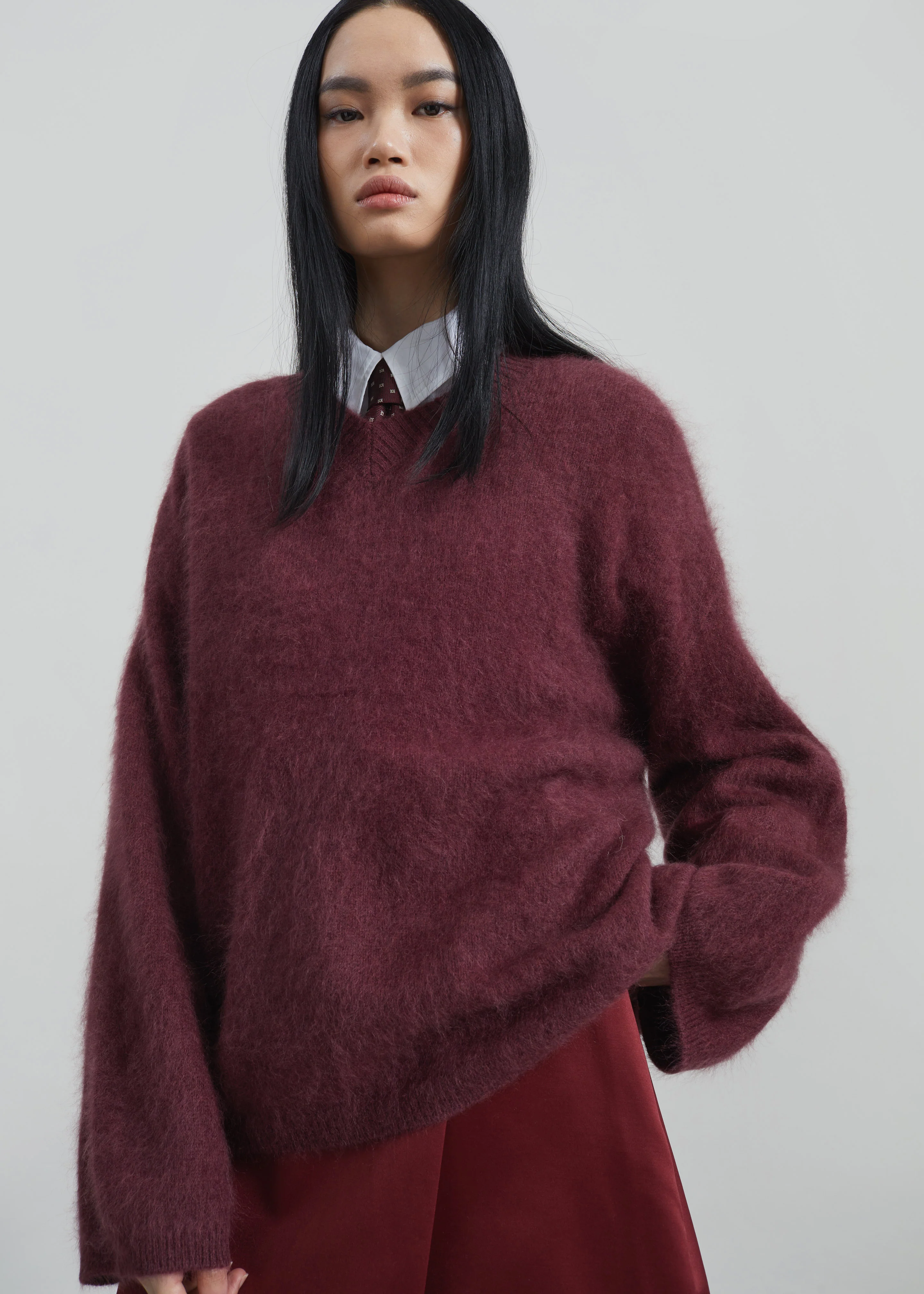 Vilhena Wool Fuzzy V-Neck Sweater - Burgundy - Image 6